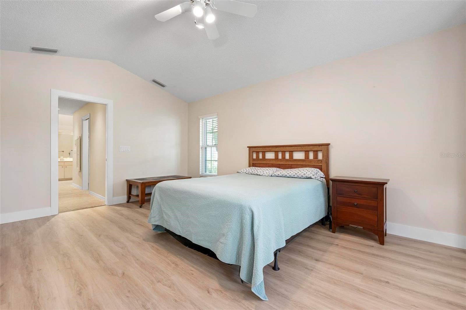 A4654768 Property Photo