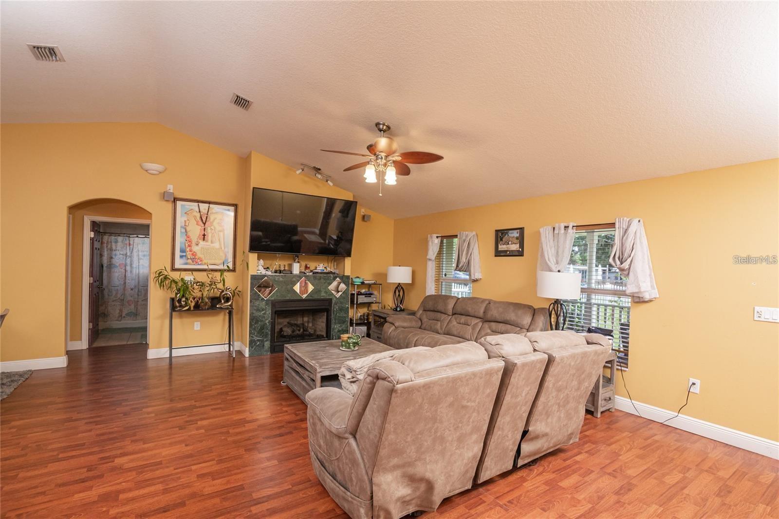 5572 MYAKKA AVE, INTERCESSION CITY, FL, 33848