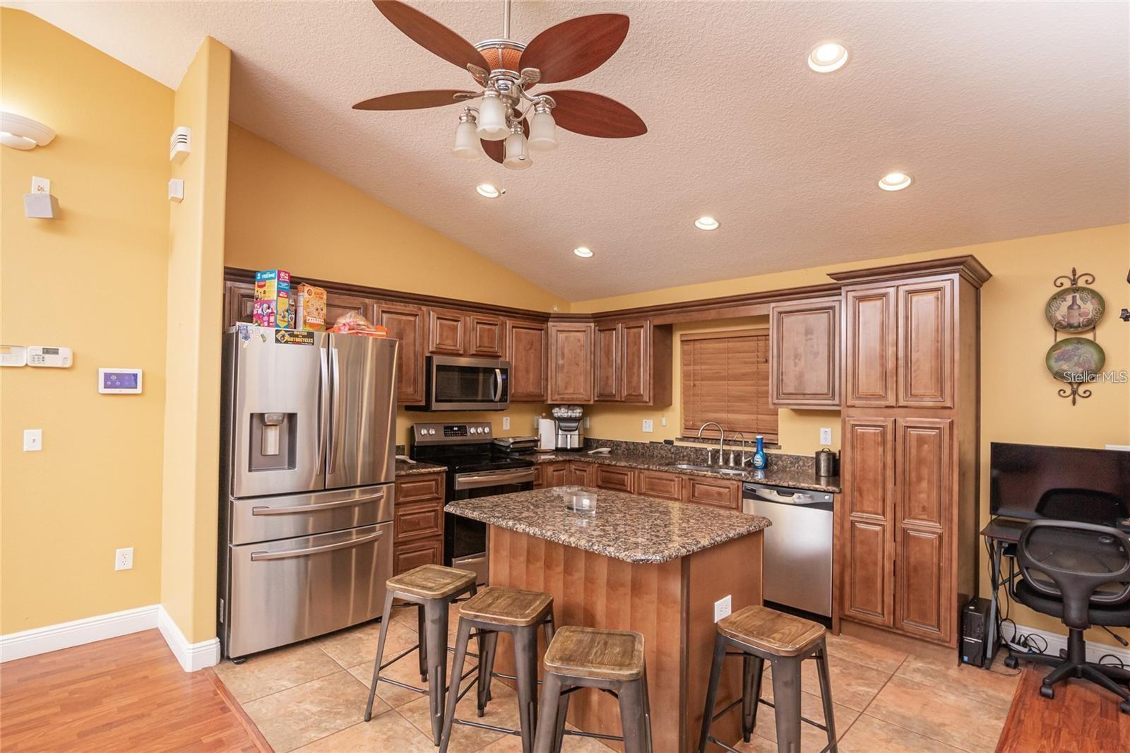 5572 MYAKKA AVE, INTERCESSION CITY, FL, 33848