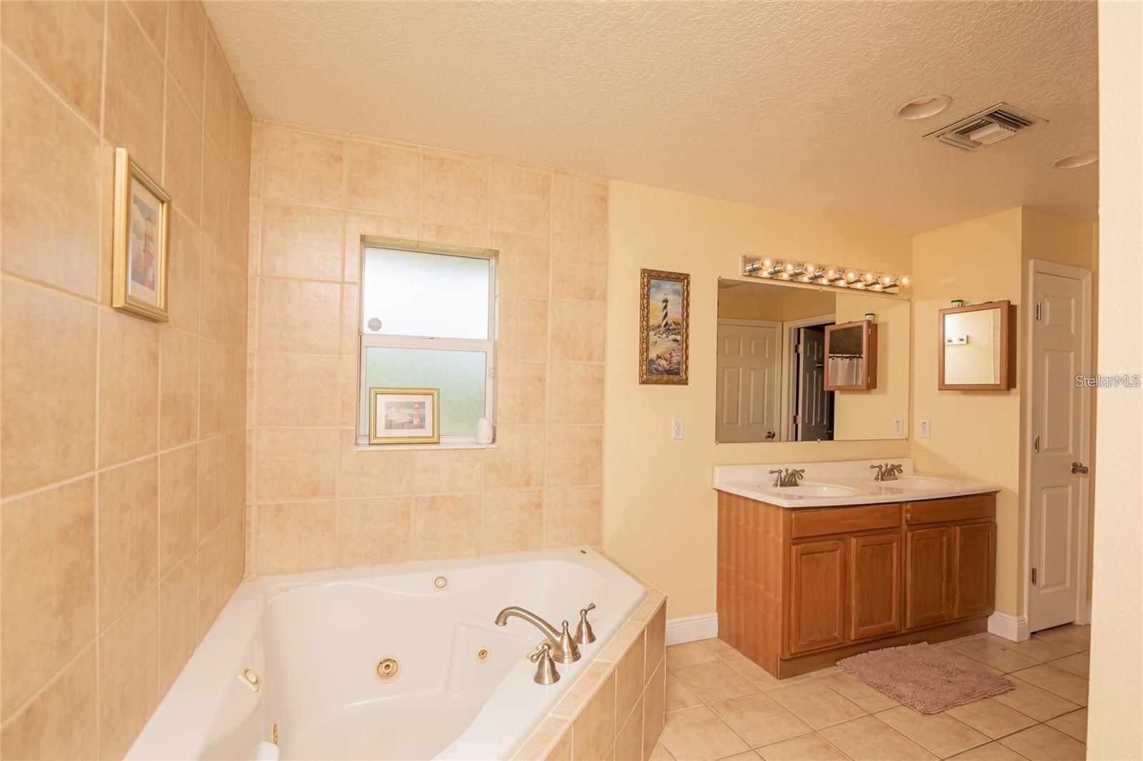 5572 MYAKKA AVE, INTERCESSION CITY, FL, 33848