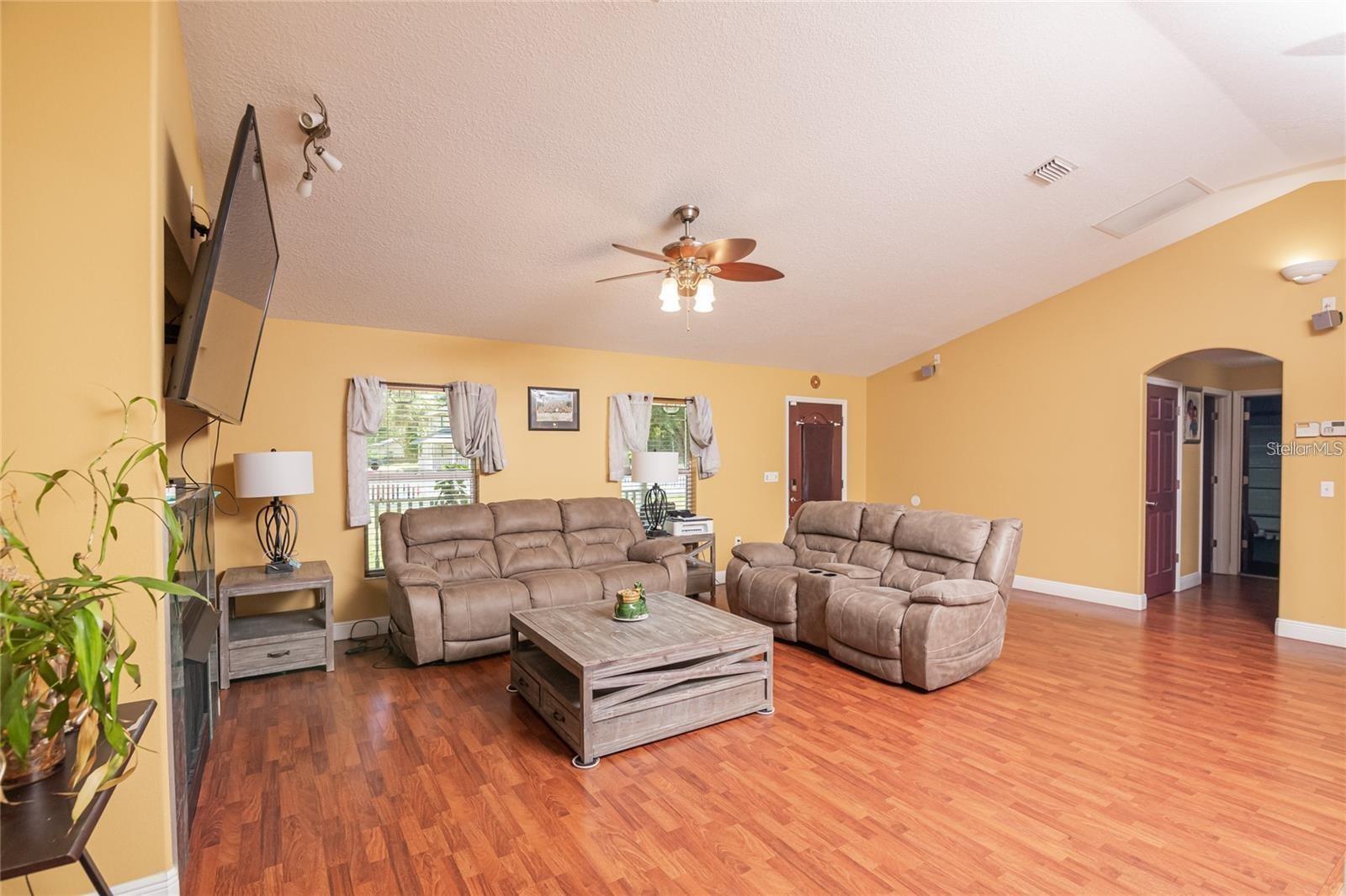 5572 MYAKKA AVE, INTERCESSION CITY, FL, 33848