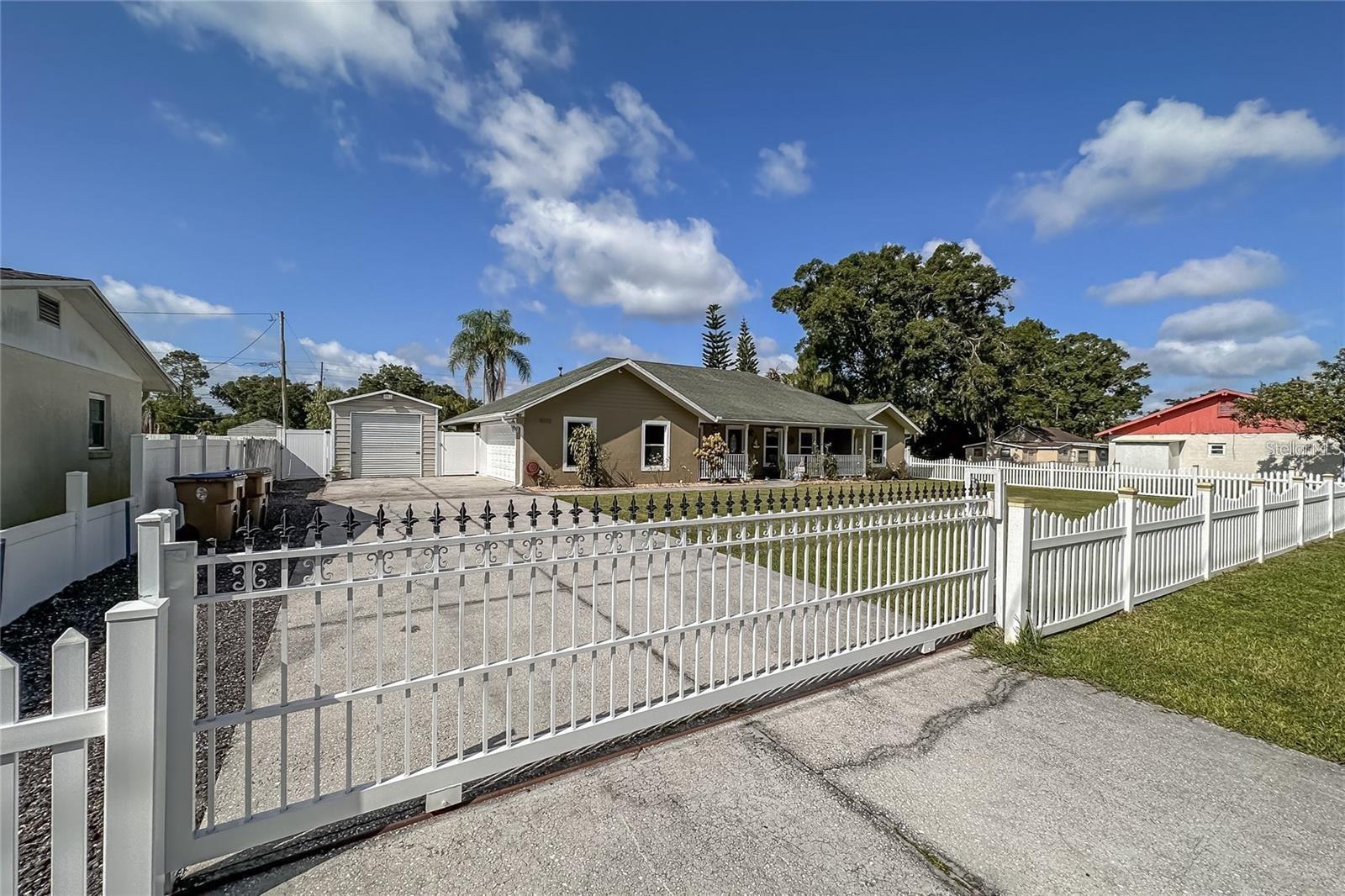 5572 MYAKKA AVE, INTERCESSION CITY, FL, 33848