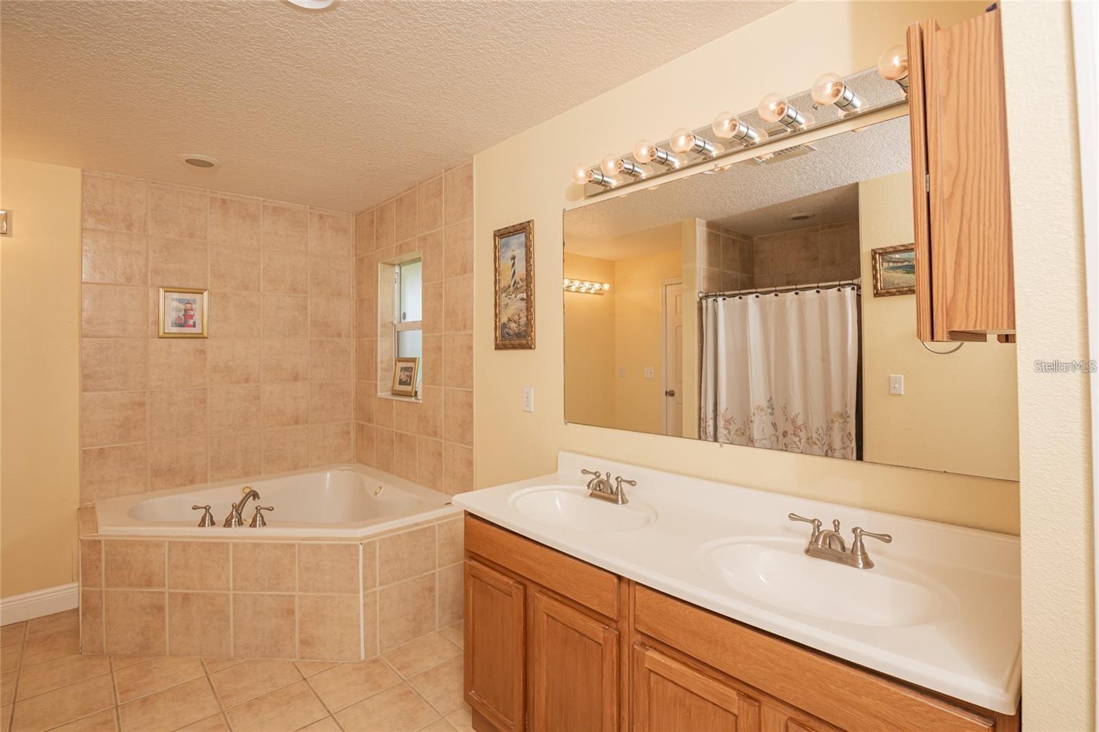 5572 MYAKKA AVE, INTERCESSION CITY, FL, 33848