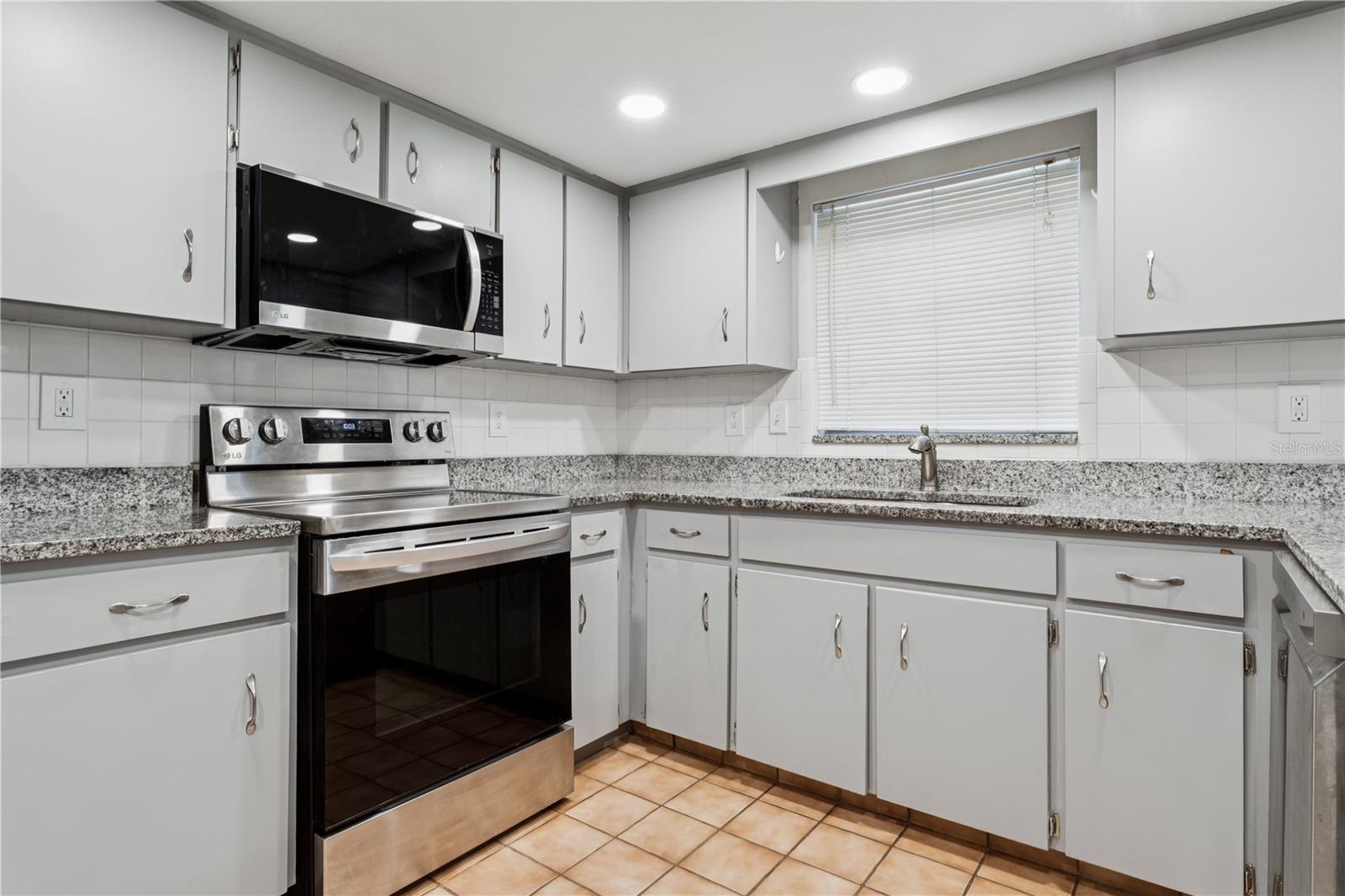 7503 WINCHESTER DR, TAMPA, FL, 33615