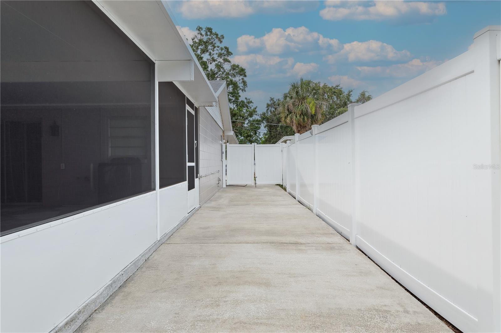 7503 WINCHESTER DR, TAMPA, FL, 33615