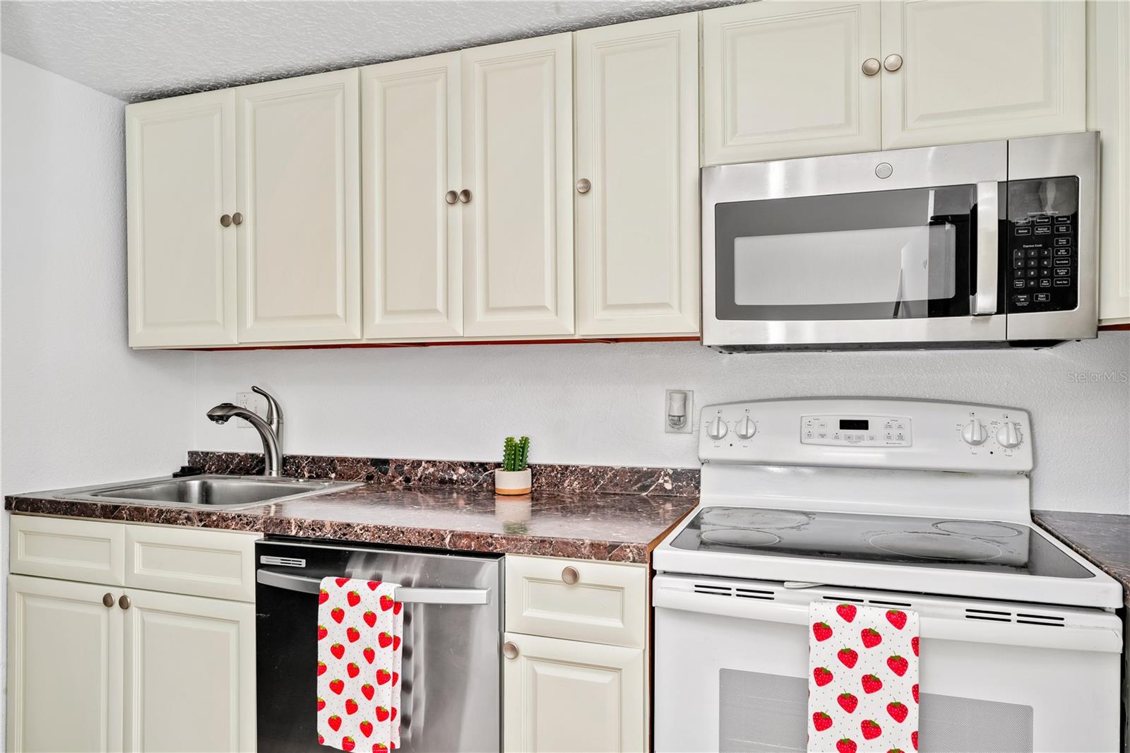 6052 VILLAGE CIR #6052, ORLANDO, FL, 32822