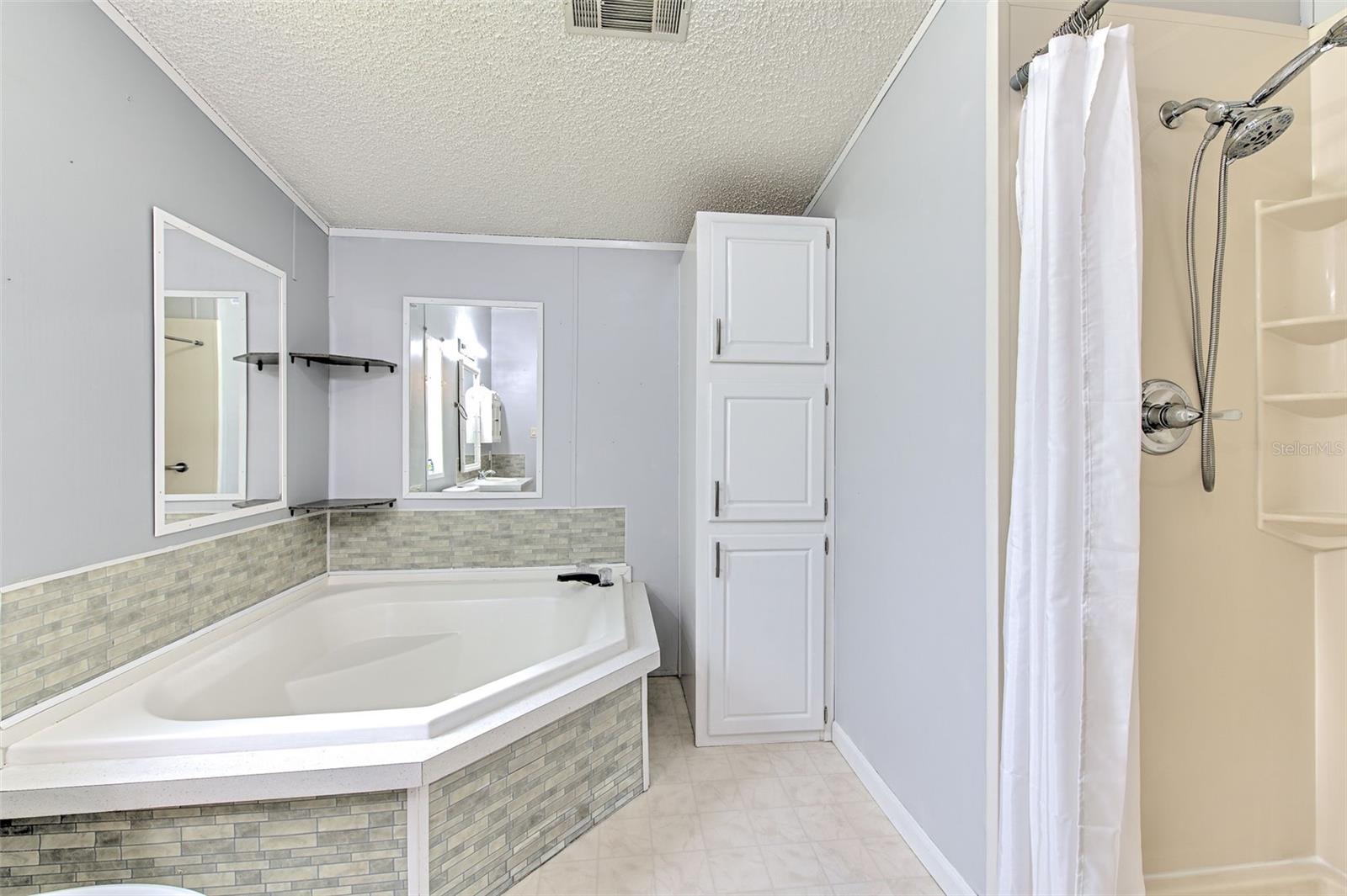 3203 21ST AVE SE, RUSKIN, FL, 33570