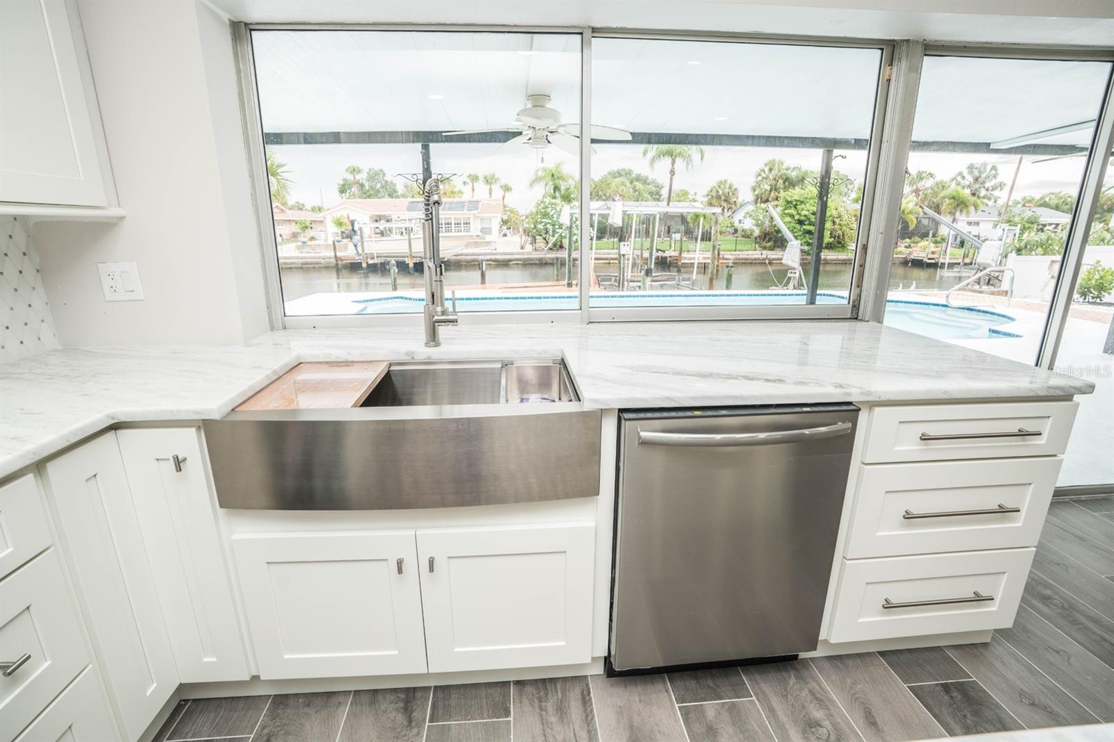 913 SPINDLE PALM WAY, APOLLO BEACH, FL, 33572