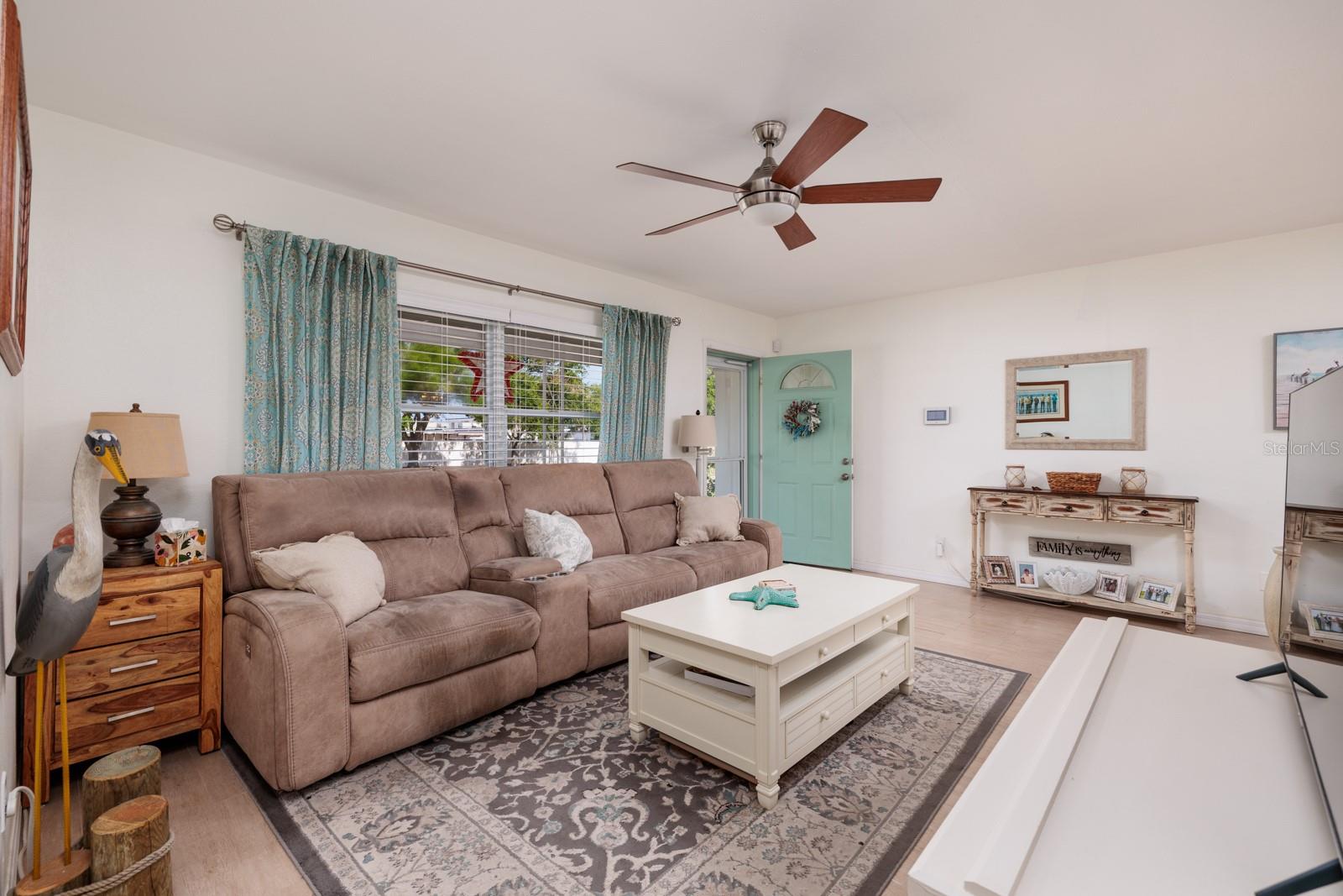 2135 POCAHONTAS DR, LARGO, FL, 33774