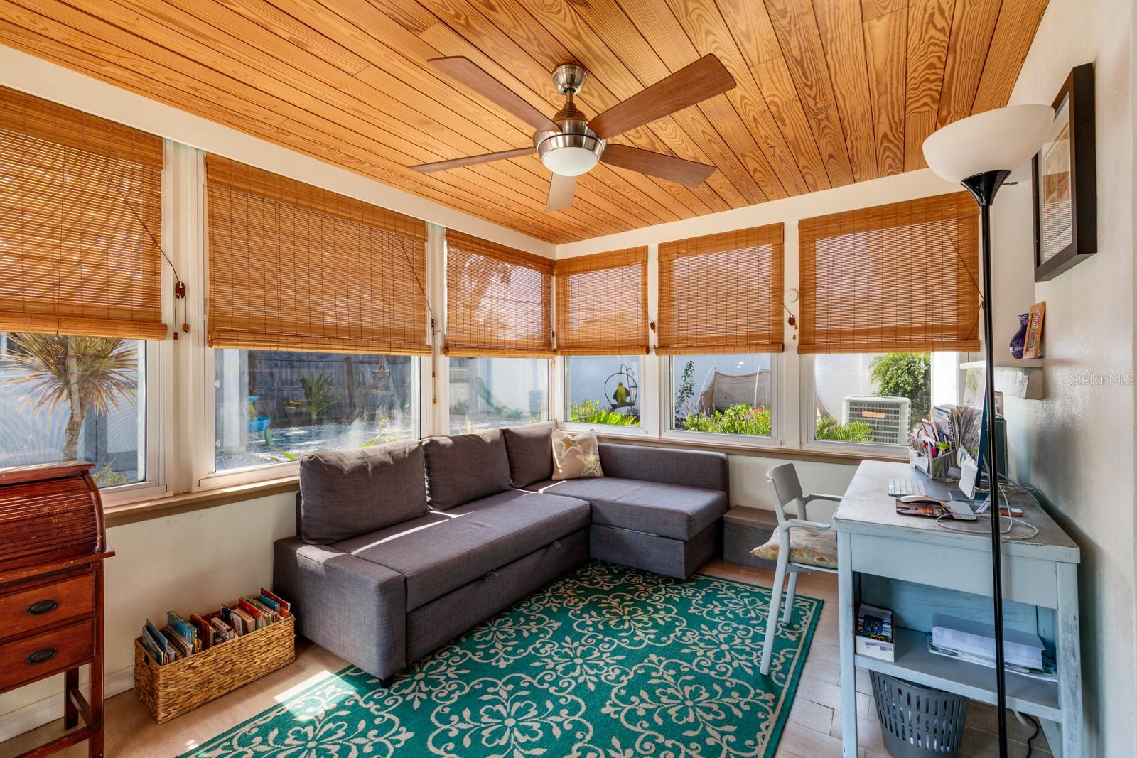 2135 POCAHONTAS DR, LARGO, FL, 33774