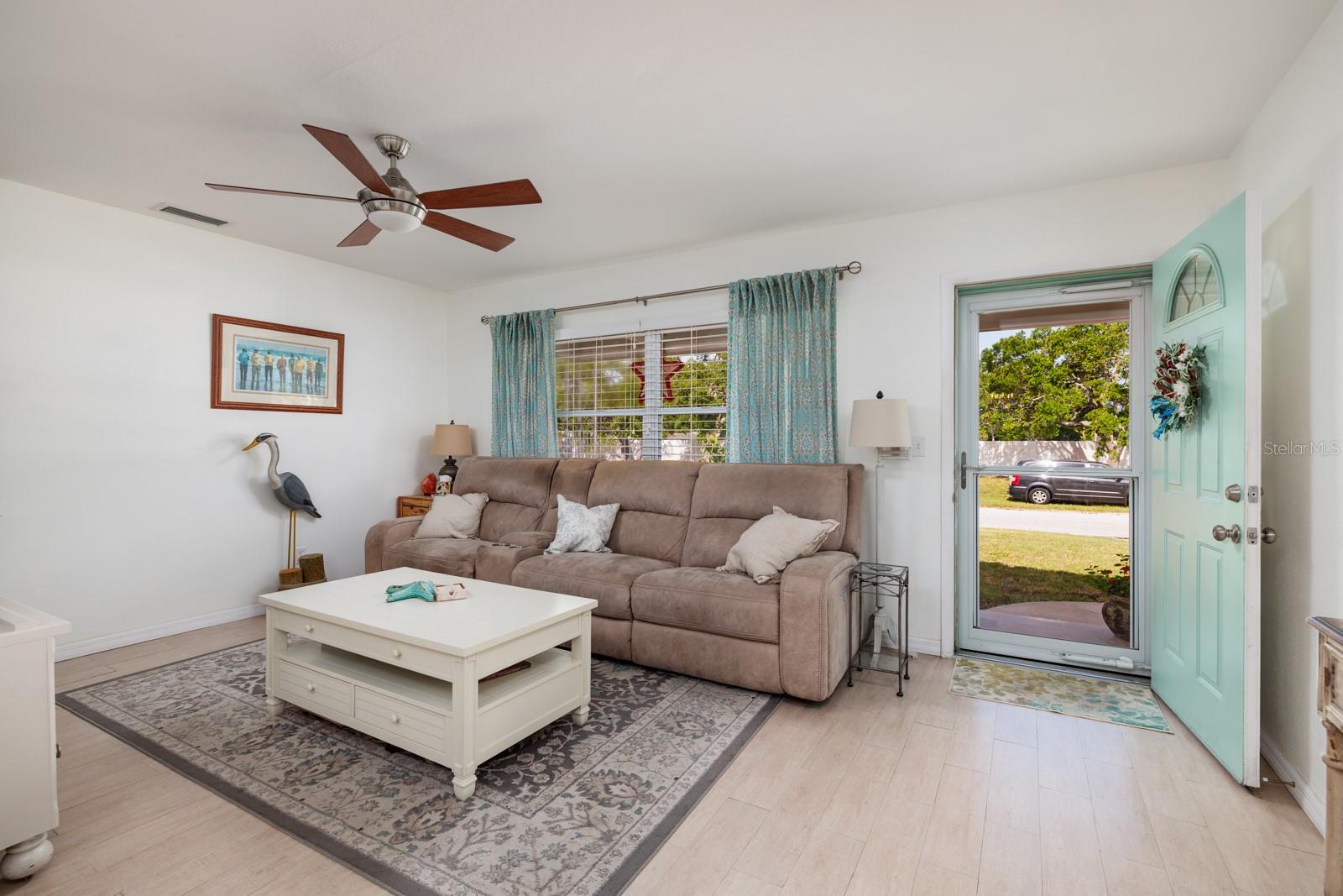 2135 POCAHONTAS DR, LARGO, FL, 33774