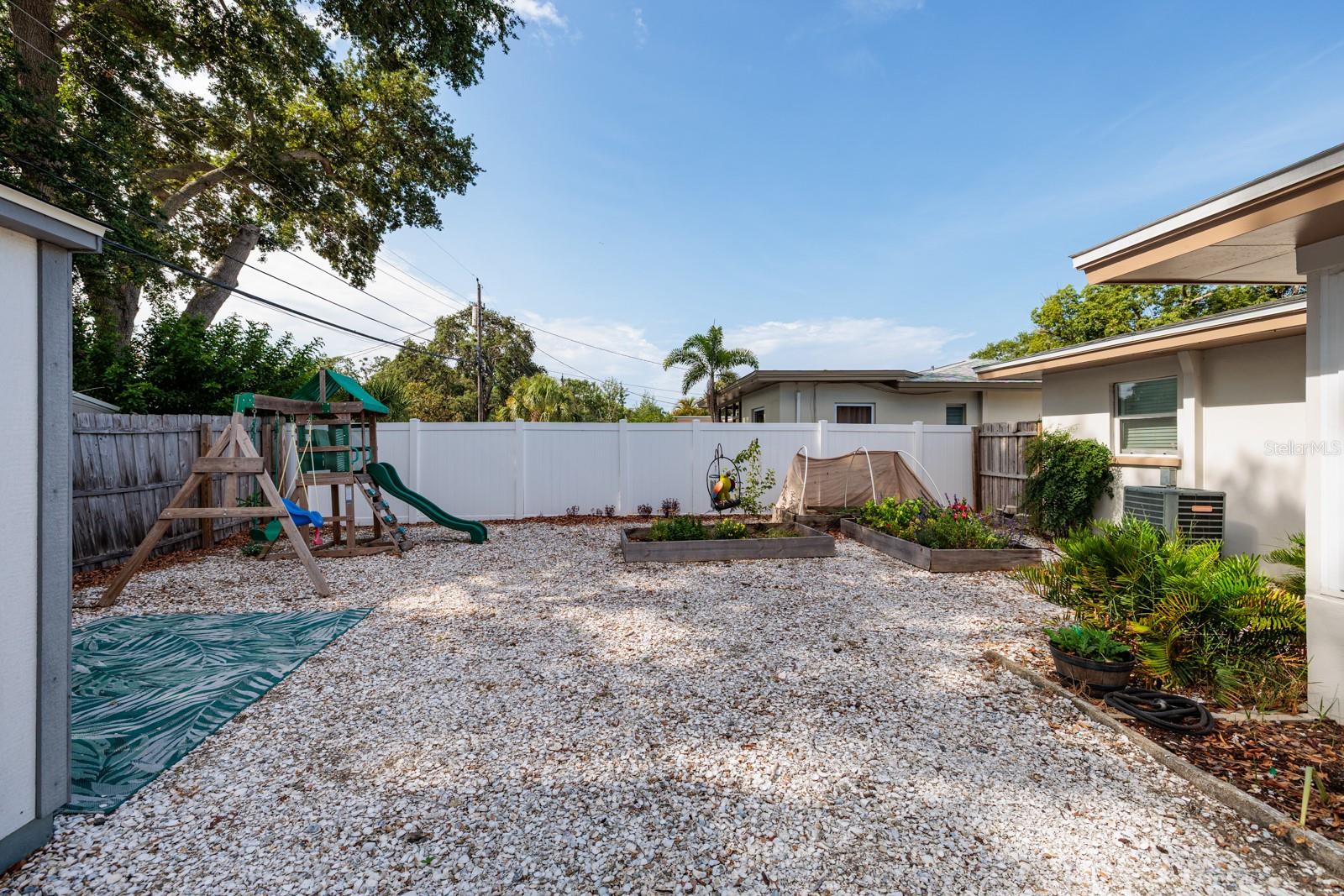 2135 POCAHONTAS DR, LARGO, FL, 33774