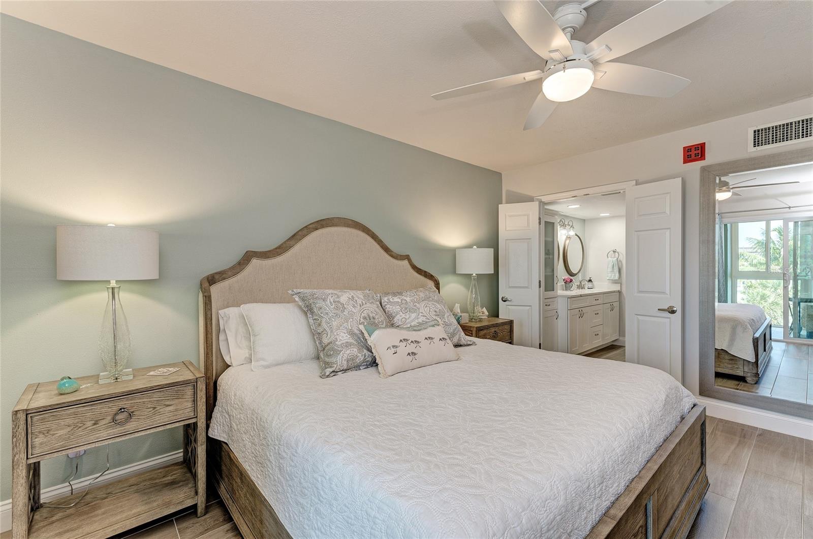 2110 BENJAMIN FRANKLIN DR #402SEA, SARASOTA, FL, 34236