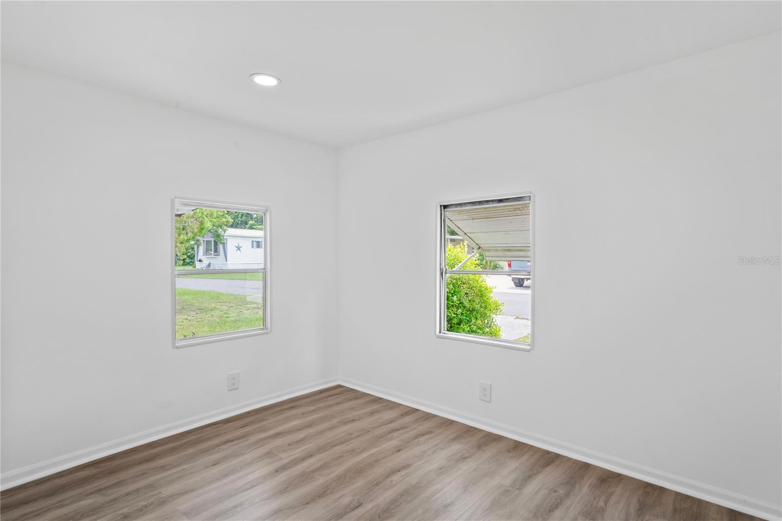 TB8393256 Property Photo