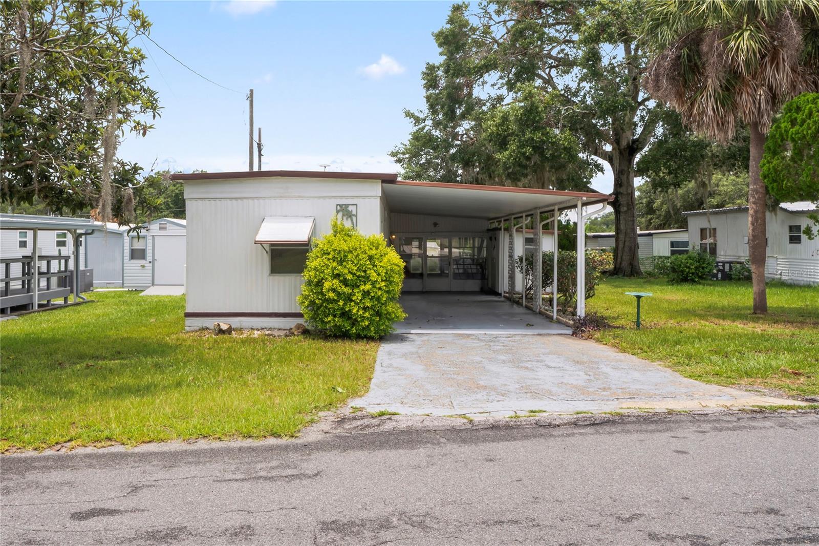 TB8393256 Property Photo