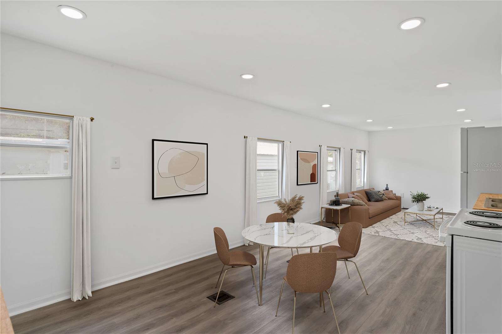 TB8393256 Property Photo