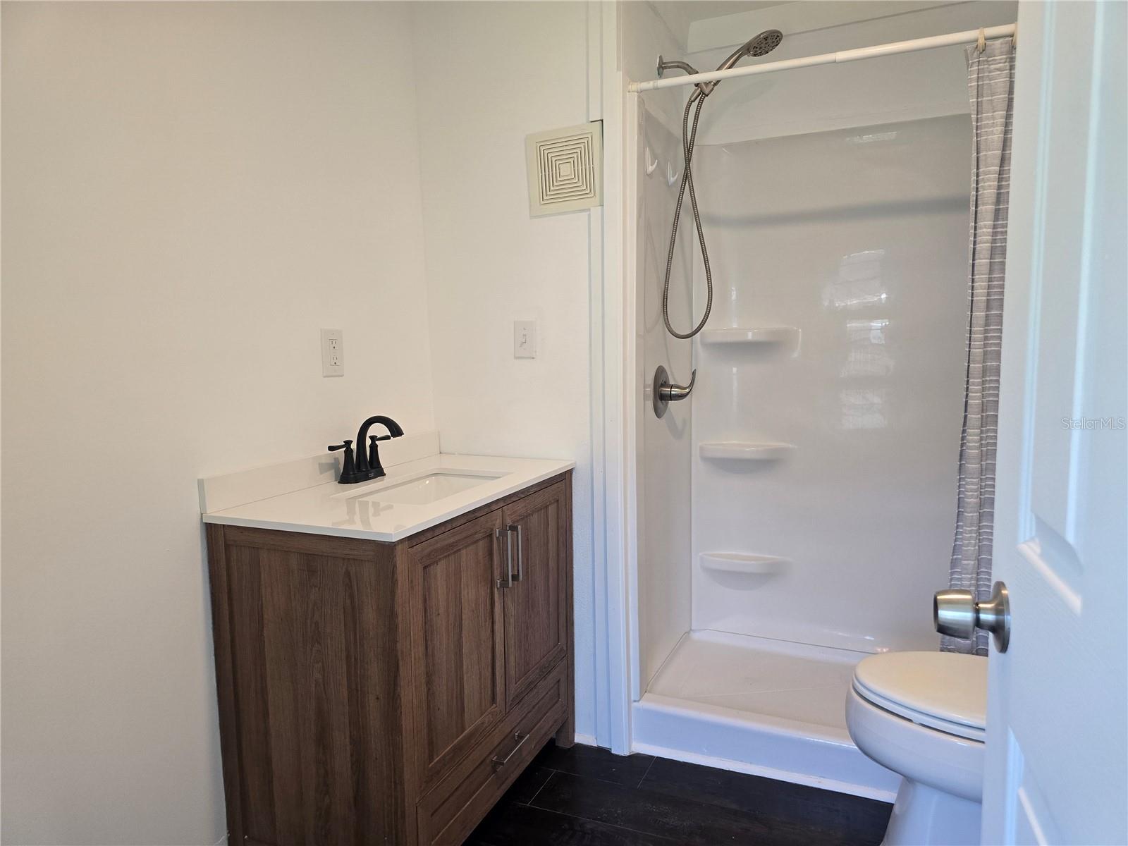 TB8393256 Property Photo