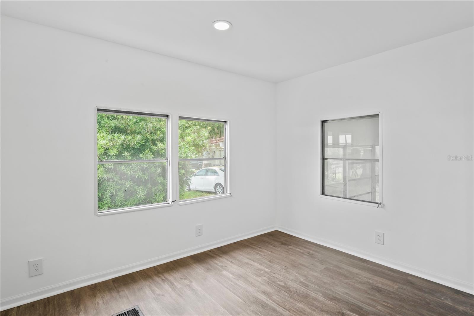 TB8393256 Property Photo