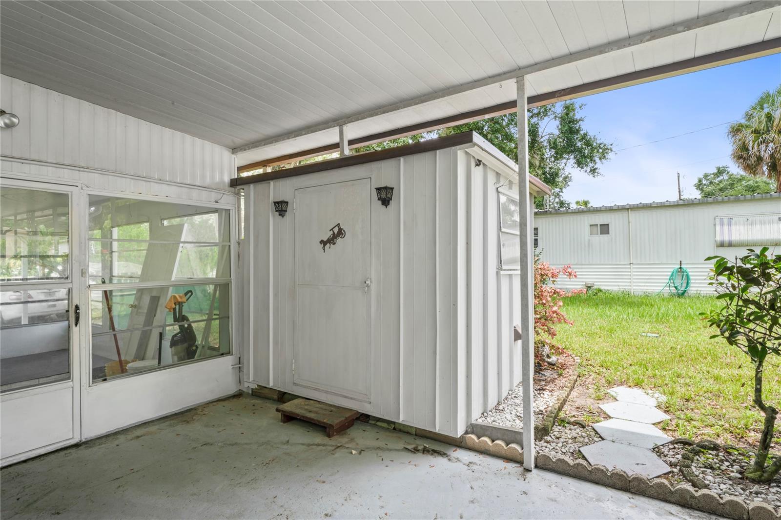 TB8393256 Property Photo