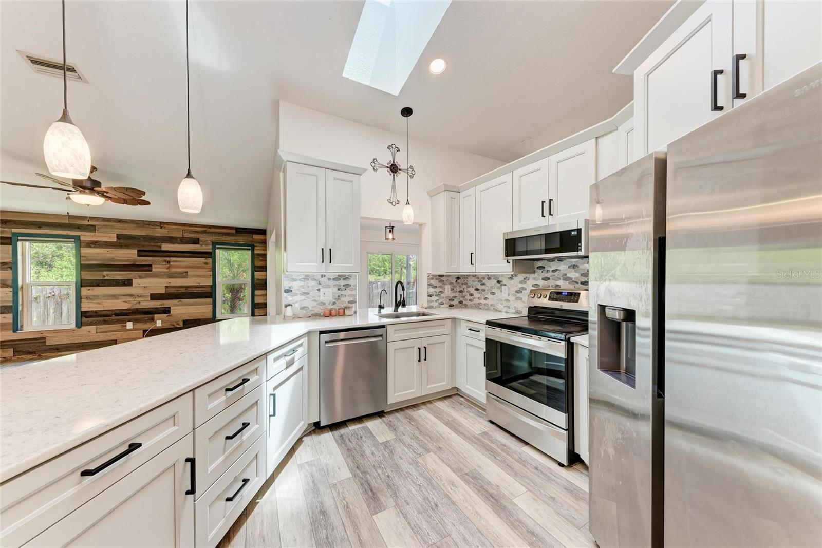 8012 56TH CT E, PALMETTO, FL, 34221