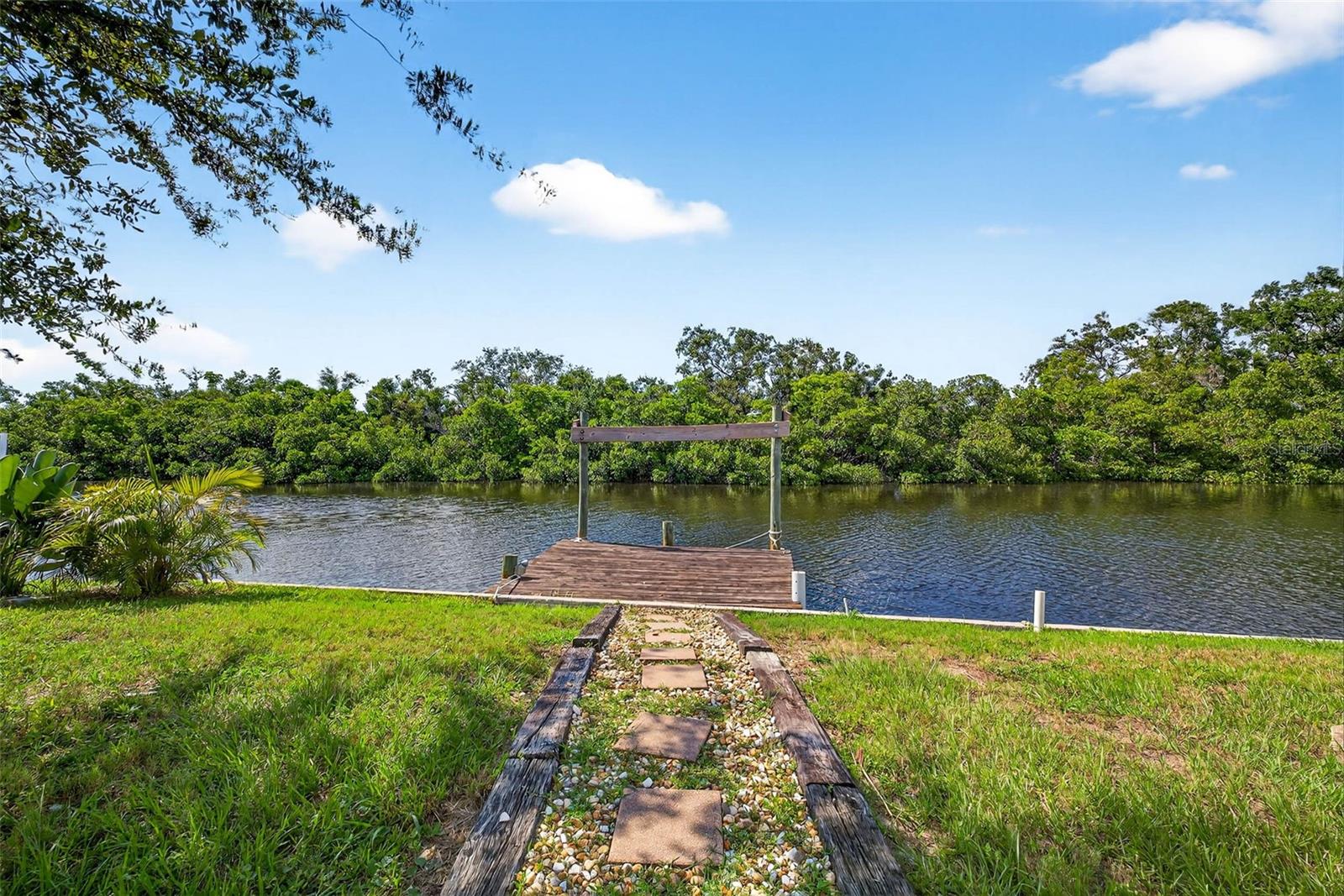 3225 W SHELL POINT RD, RUSKIN, FL, 33570