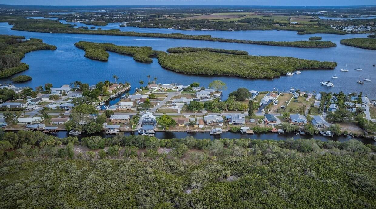 3225 W SHELL POINT RD, RUSKIN, FL, 33570