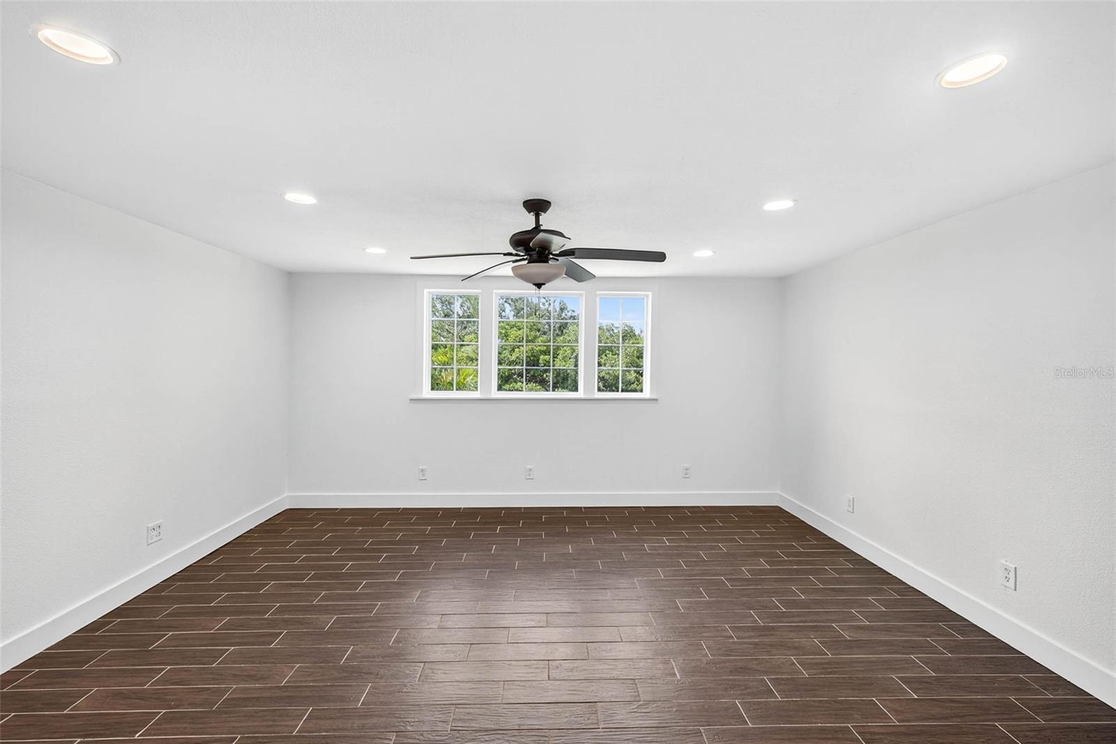 3225 W SHELL POINT RD, RUSKIN, FL, 33570