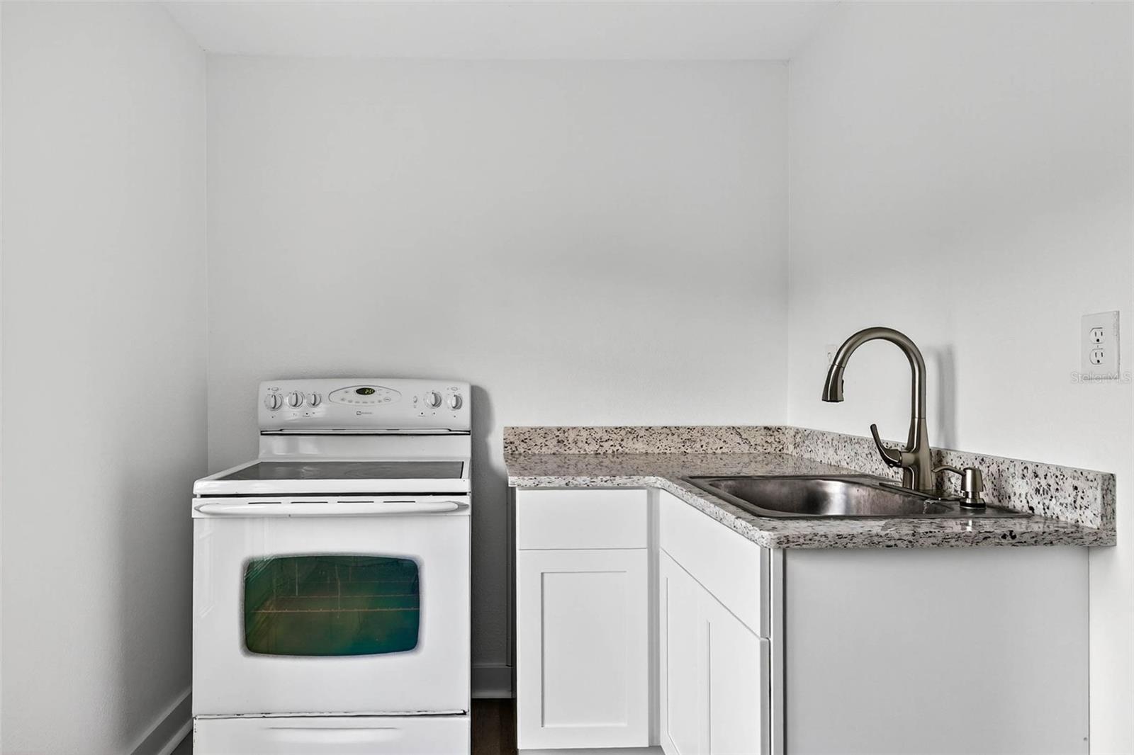 3225 W SHELL POINT RD, RUSKIN, FL, 33570