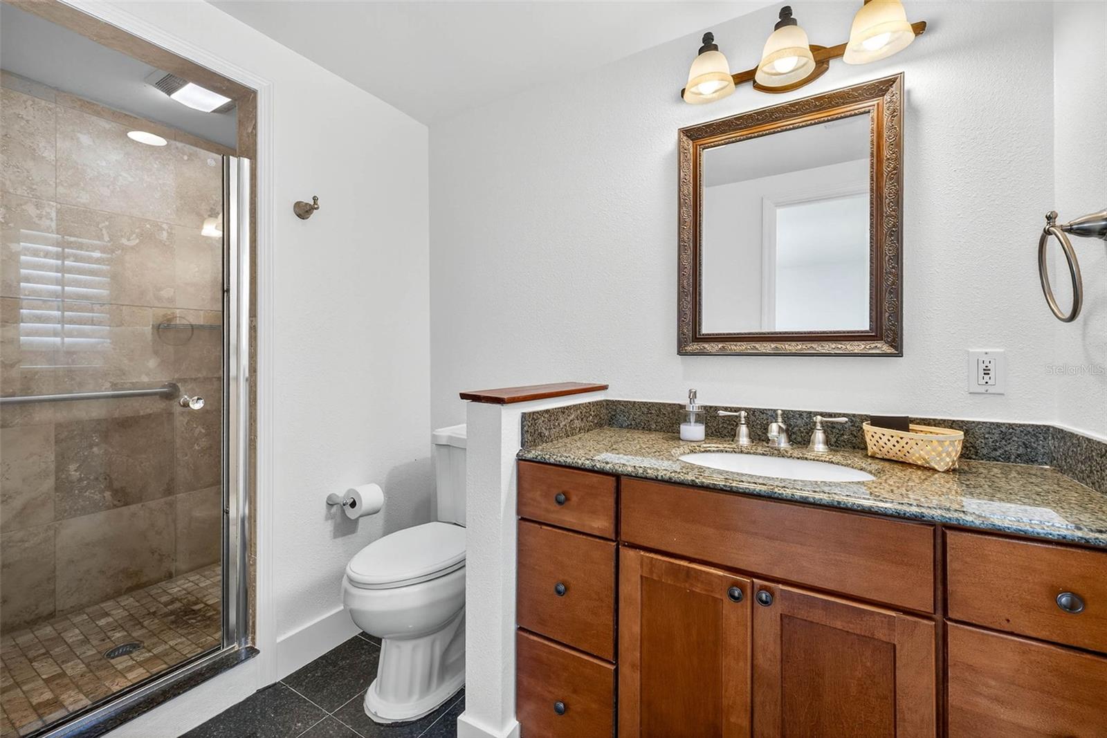 3225 W SHELL POINT RD, RUSKIN, FL, 33570