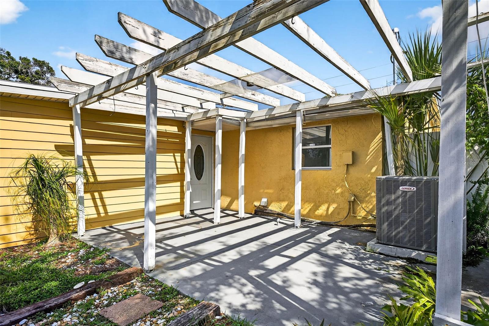 3225 W SHELL POINT RD, RUSKIN, FL, 33570