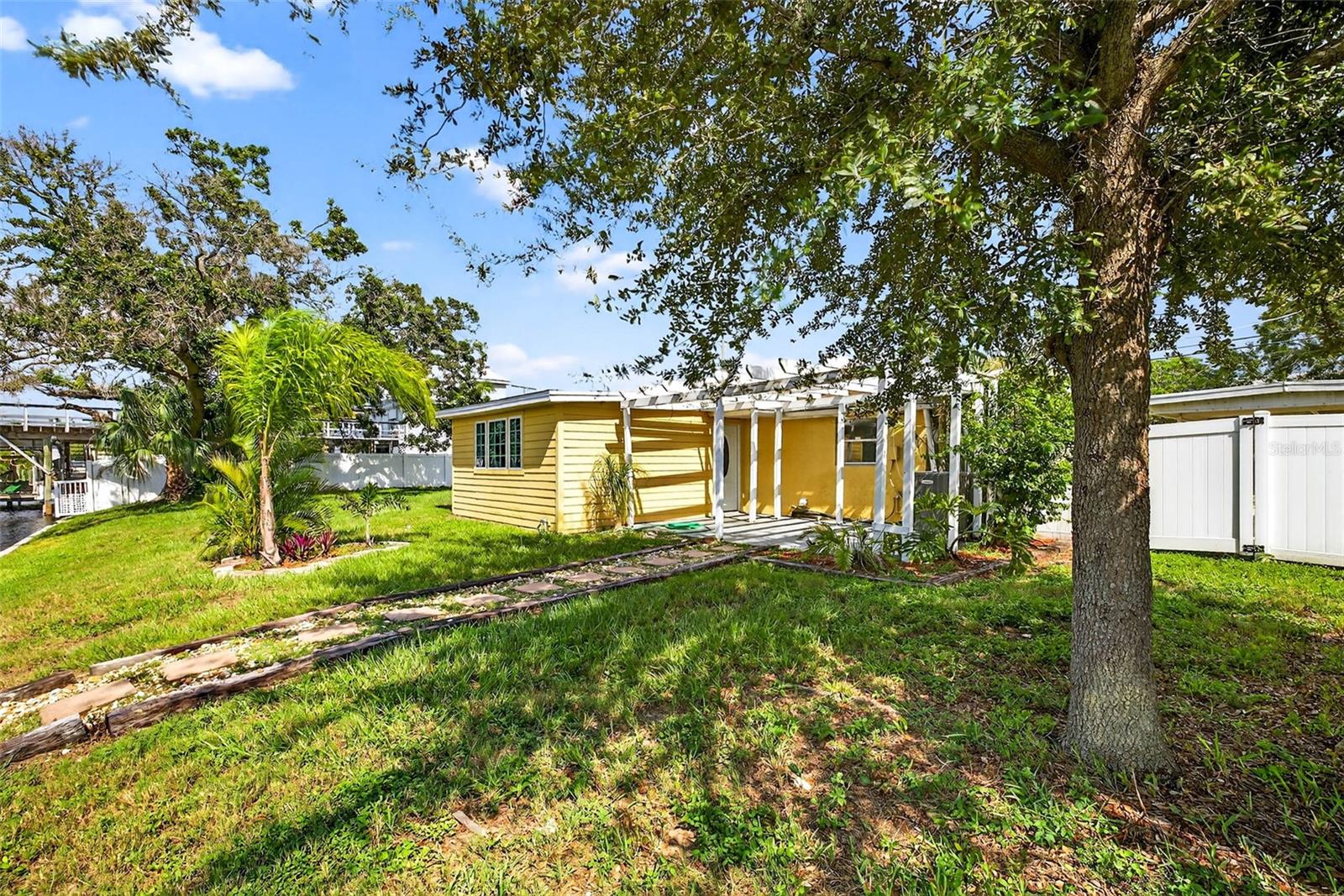 3225 W SHELL POINT RD, RUSKIN, FL, 33570