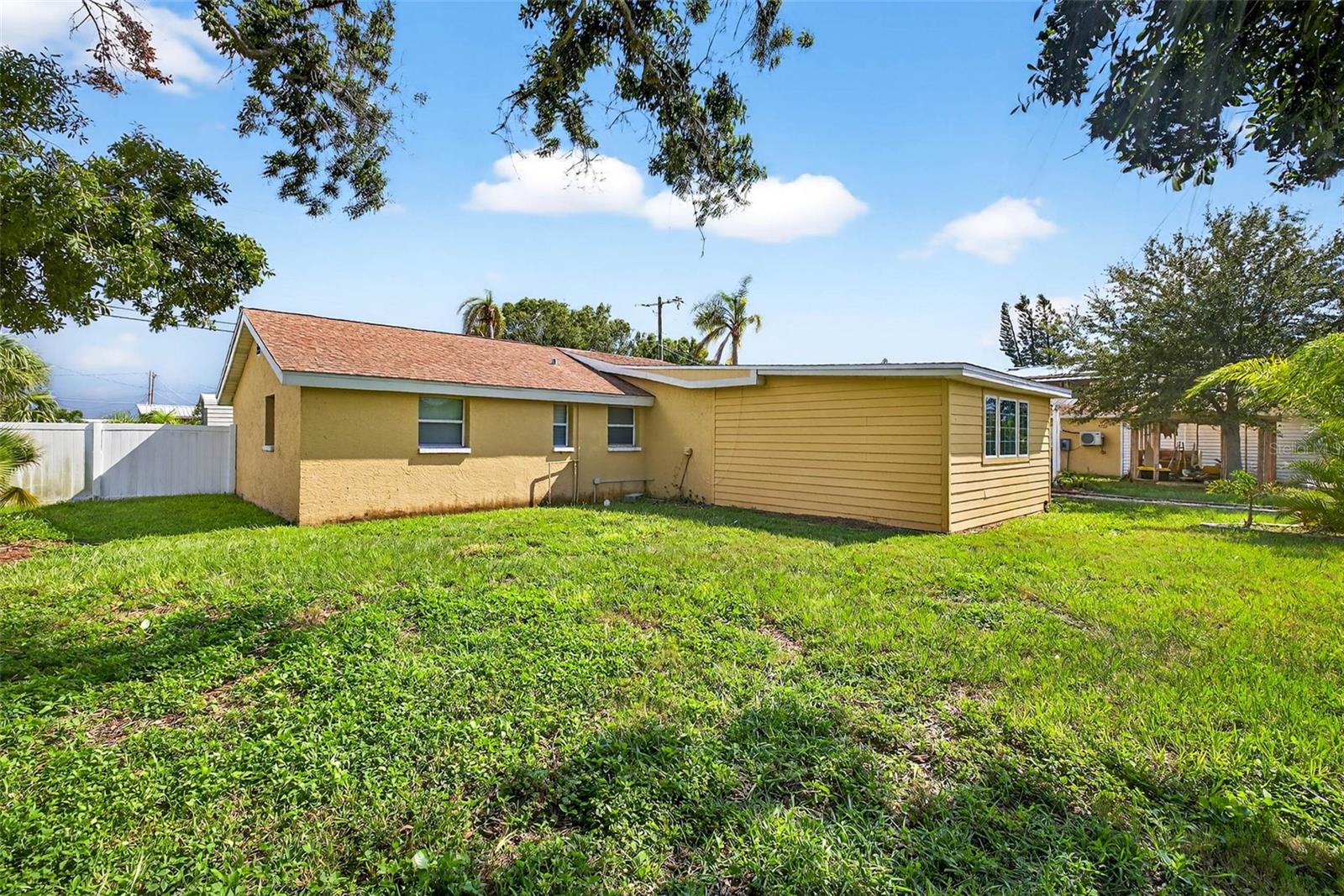 3225 W SHELL POINT RD, RUSKIN, FL, 33570