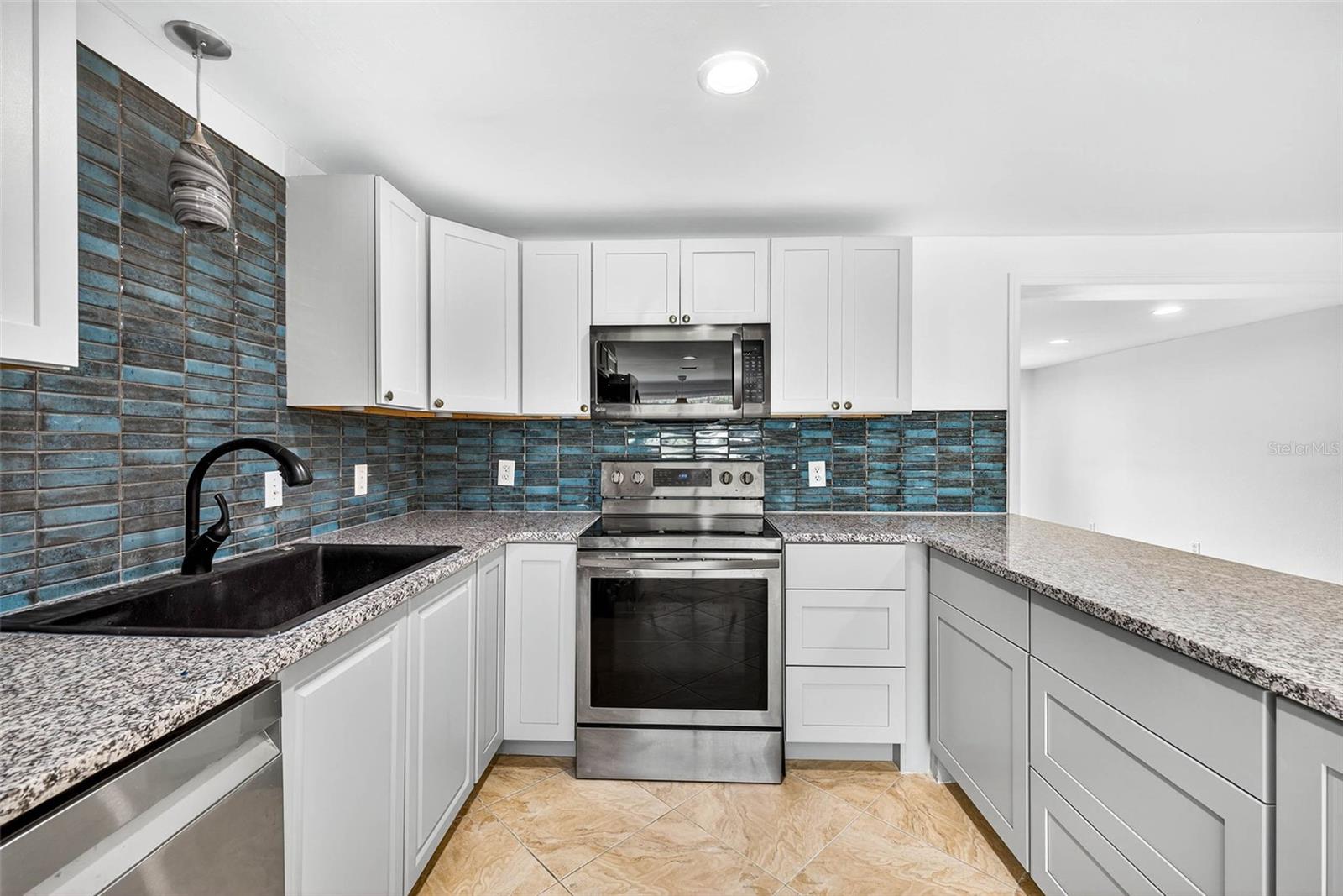 3225 W SHELL POINT RD, RUSKIN, FL, 33570