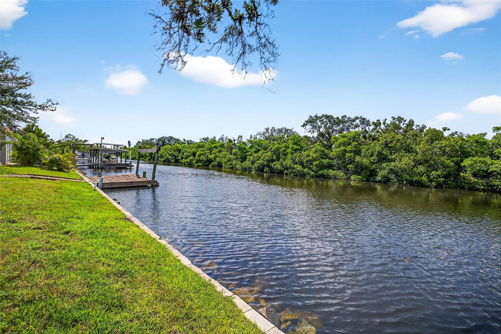 3225 W SHELL POINT RD, RUSKIN, FL, 33570