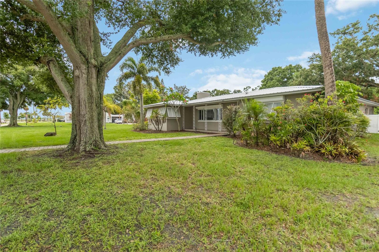 612 LAKESHORE BLVD, KISSIMMEE, FL, 34744