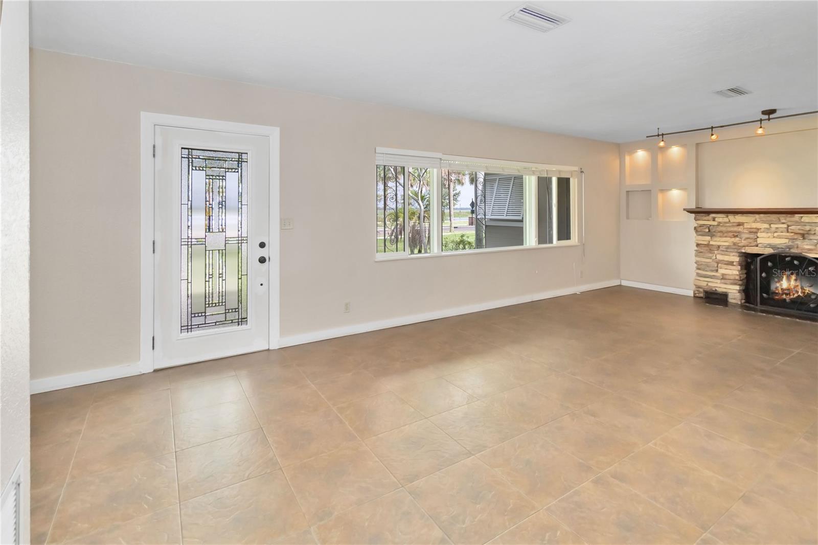 612 LAKESHORE BLVD, KISSIMMEE, FL, 34744