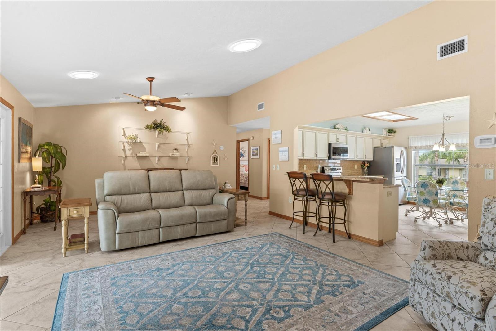 1414 COVE PL, TAVARES, FL, 32778