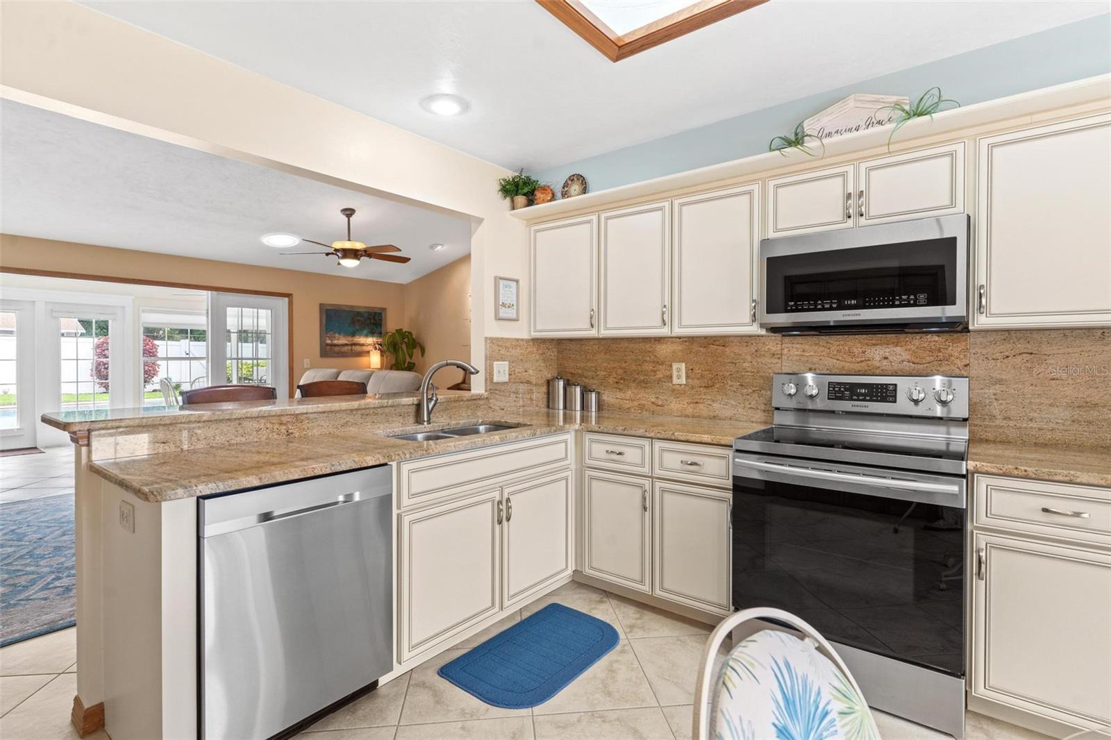 1414 COVE PL, TAVARES, FL, 32778