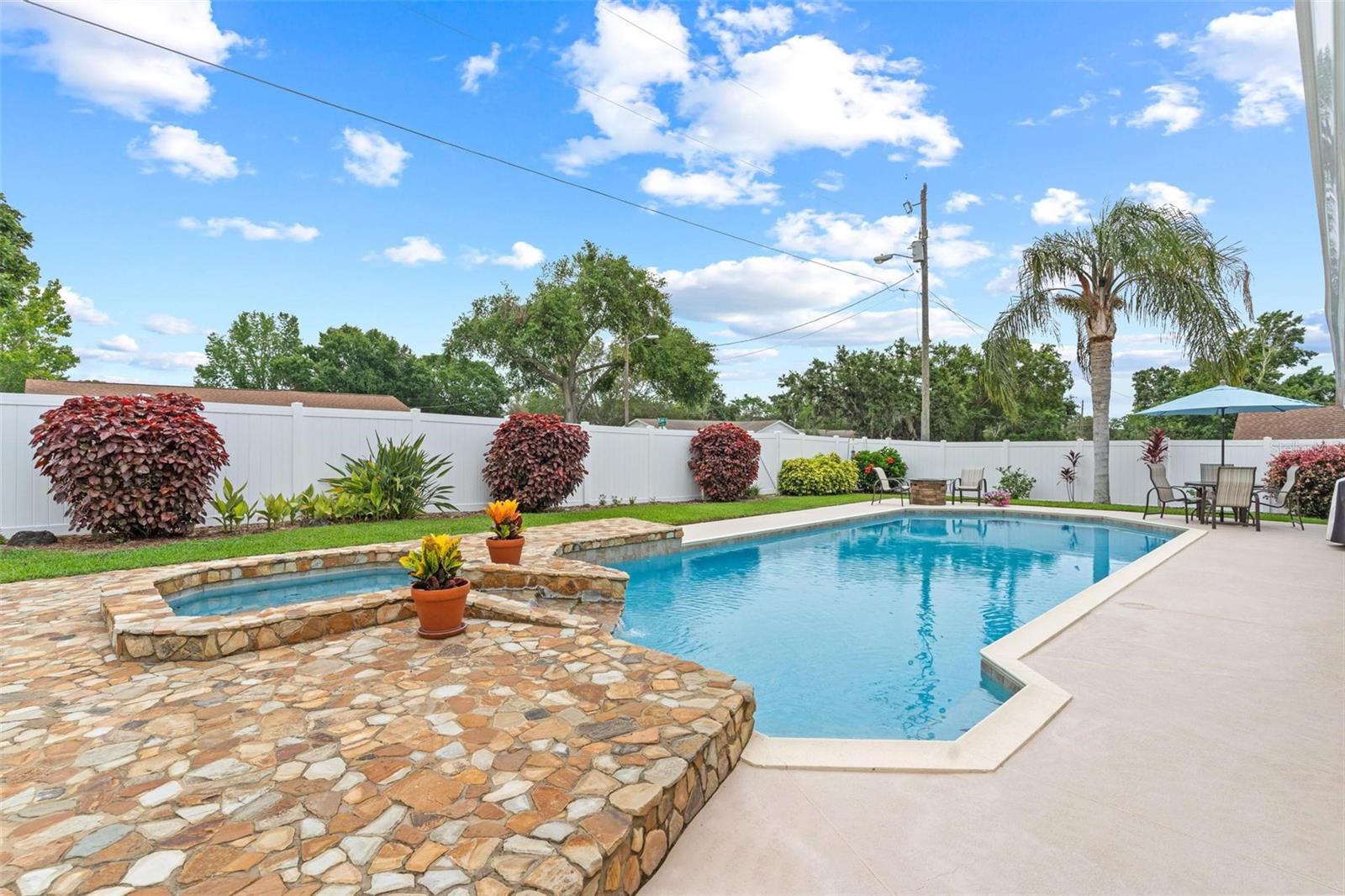 1414 COVE PL, TAVARES, FL, 32778