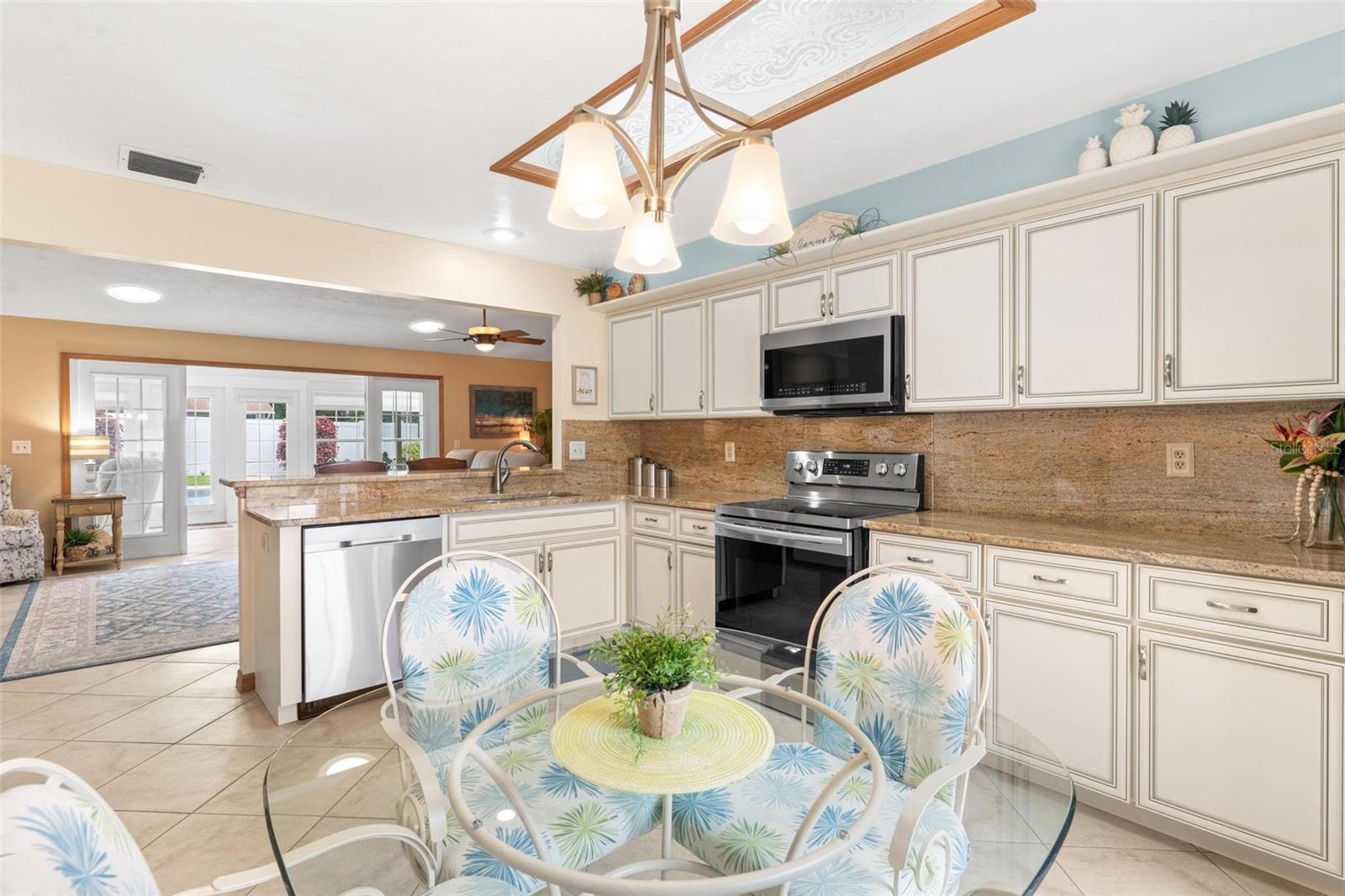 1414 COVE PL, TAVARES, FL, 32778