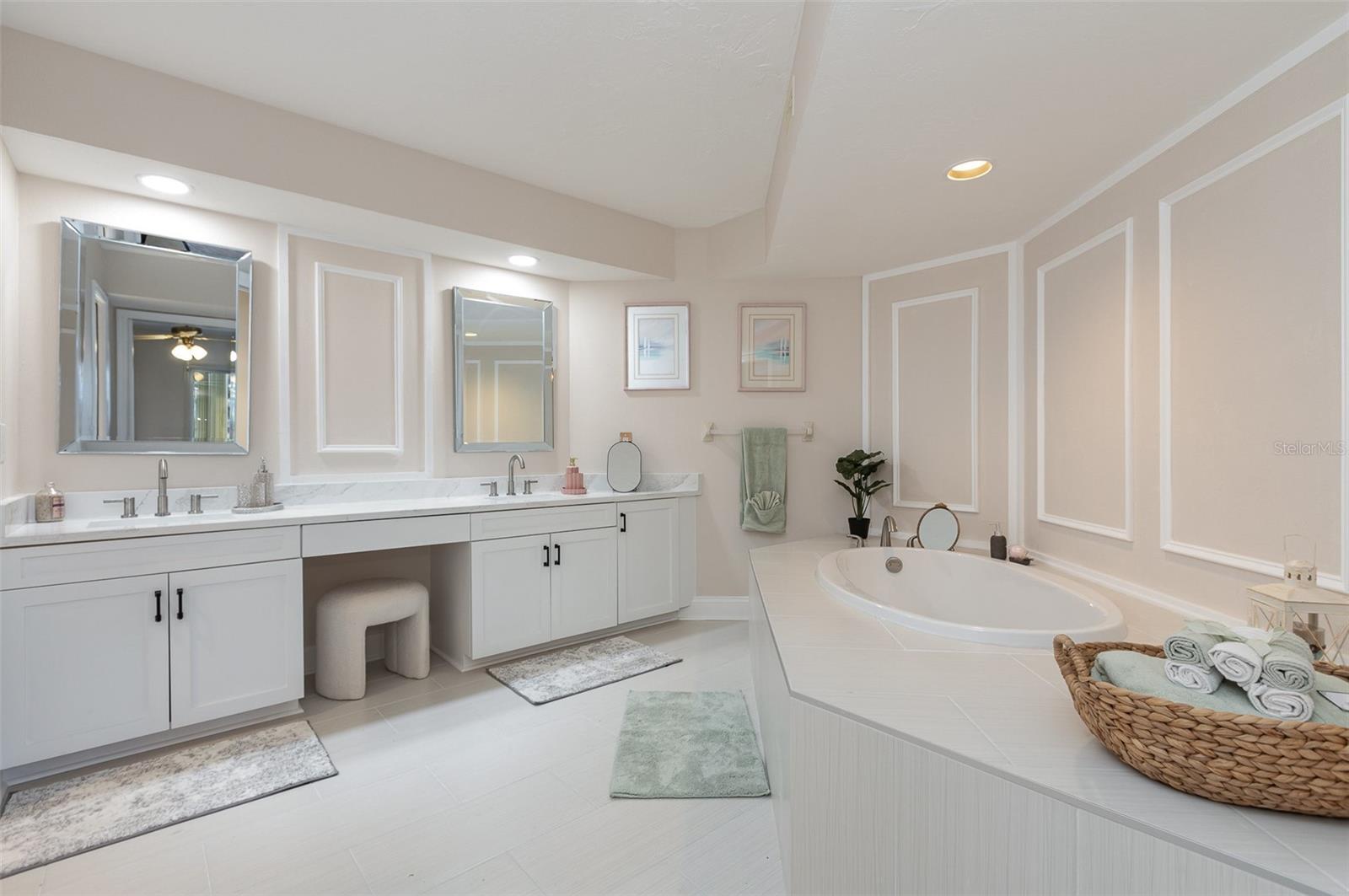 123 TIDY ISLAND BLVD, BRADENTON, FL, 34210