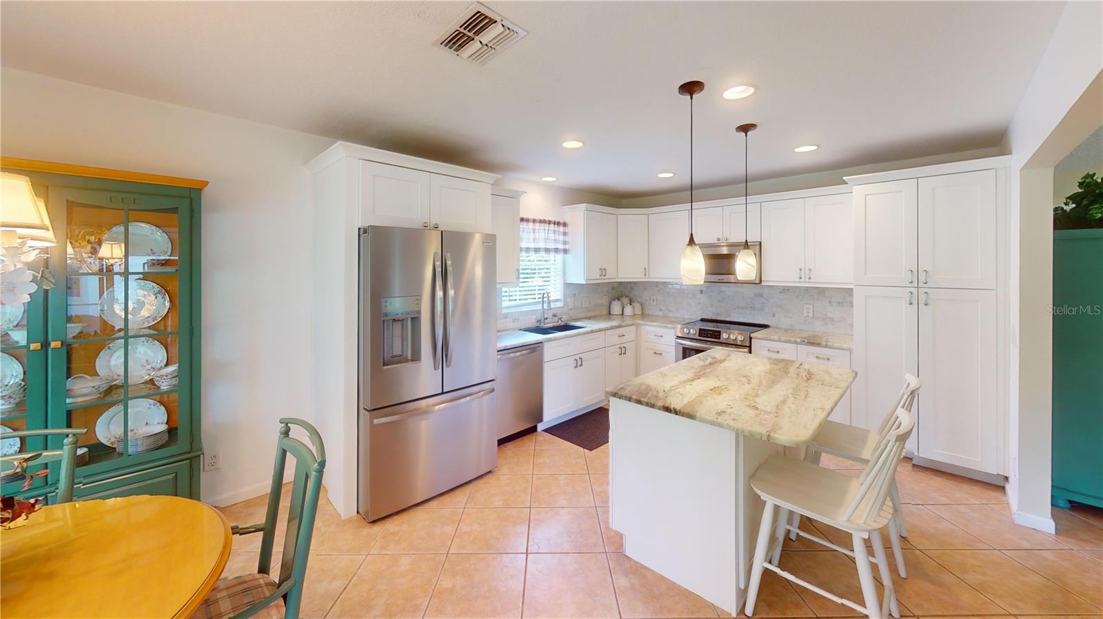 399 BLUE SPRINGS CT #203, ENGLEWOOD, FL, 34223