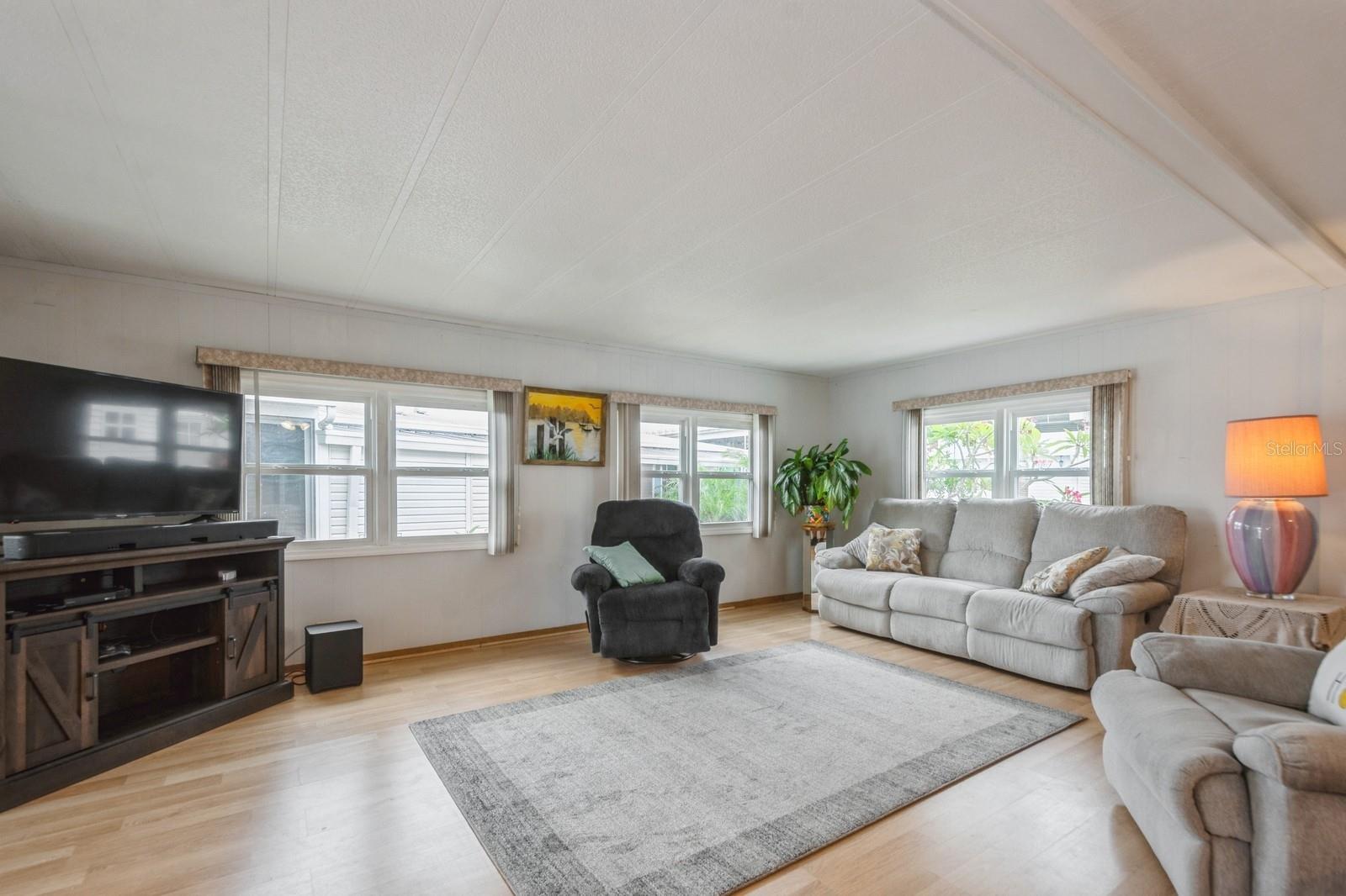 10213 S LAKE DR #169, LARGO, FL, 33773