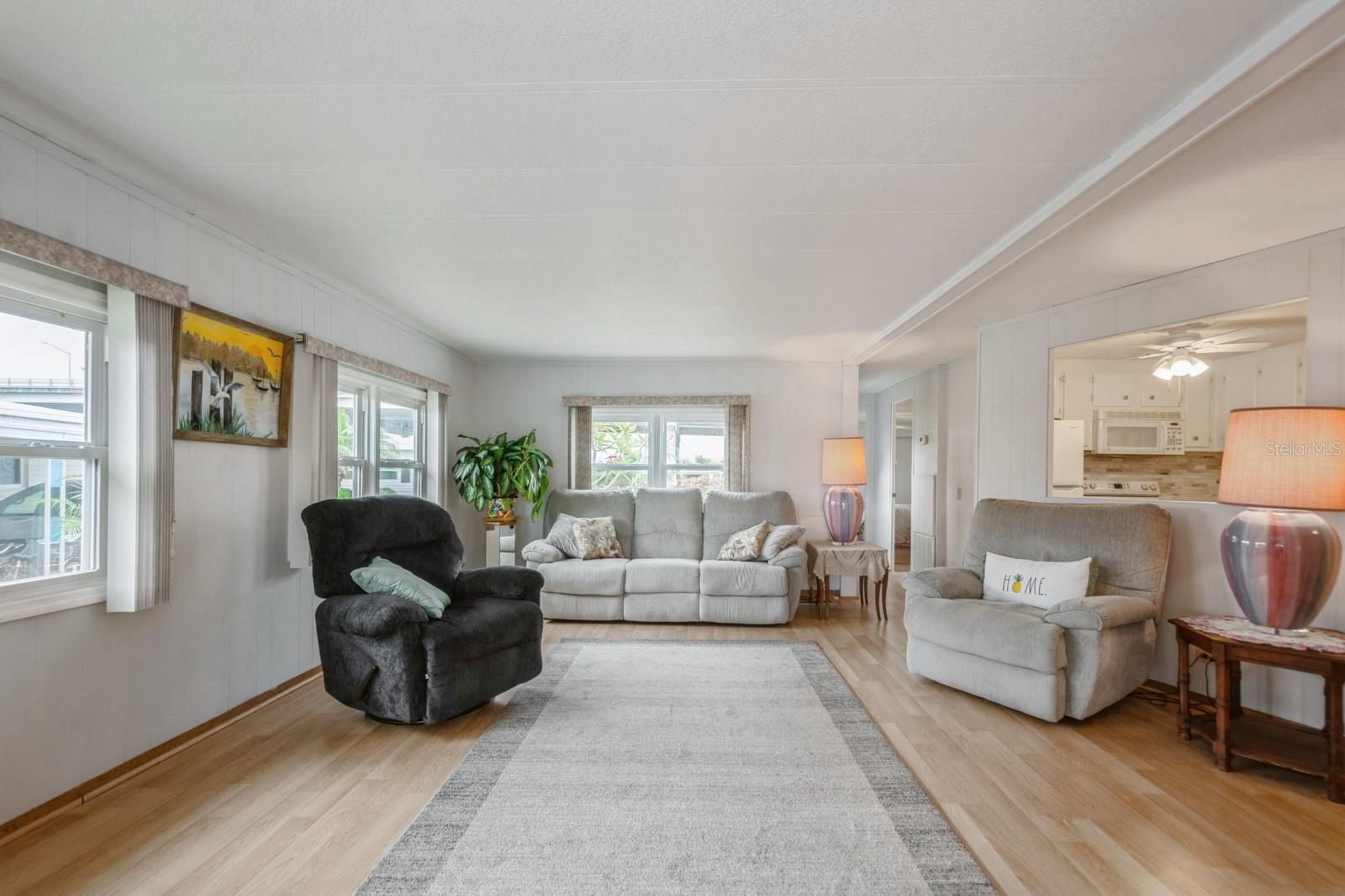 10213 S LAKE DR #169, LARGO, FL, 33773