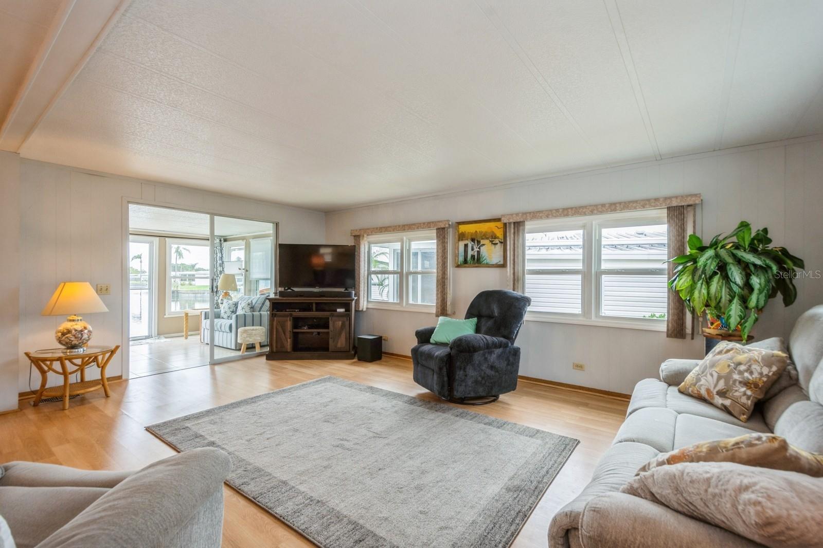 10213 S LAKE DR #169, LARGO, FL, 33773