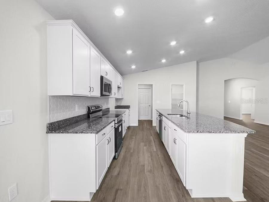 35452 DARLINGTON GROVE DR, ZEPHYRHILLS, FL, 33541