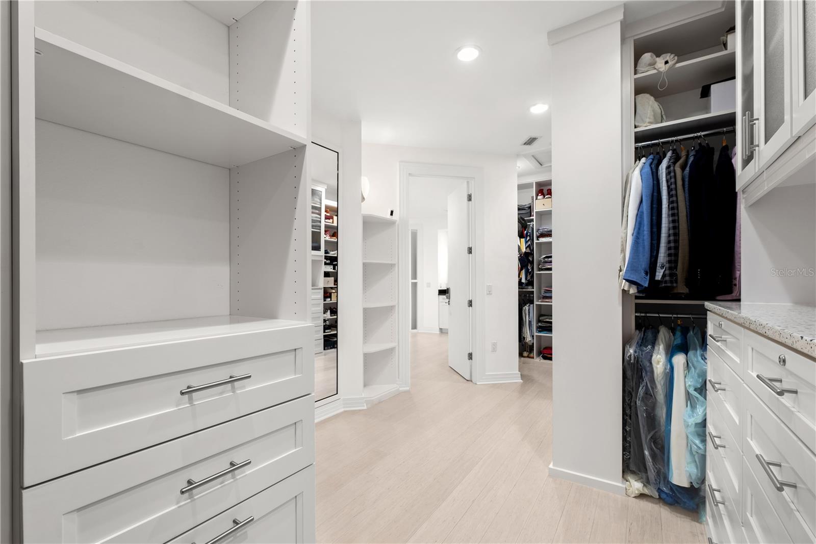 O6315245 Property Photo