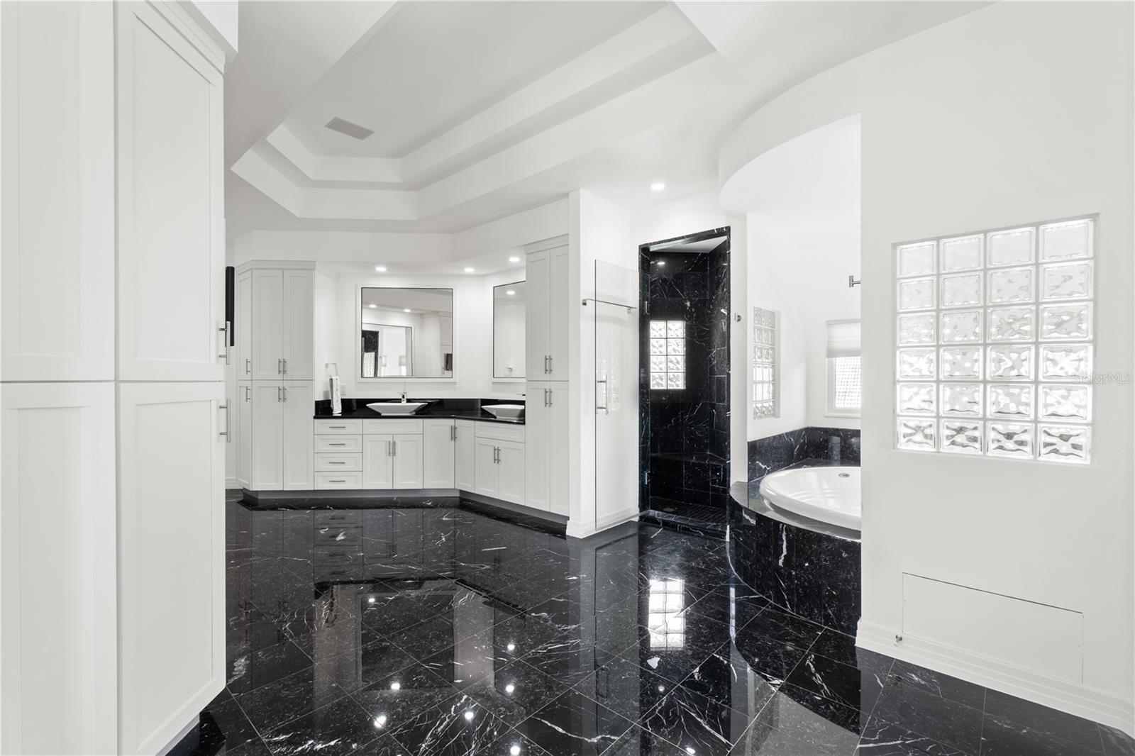 O6315245 Property Photo