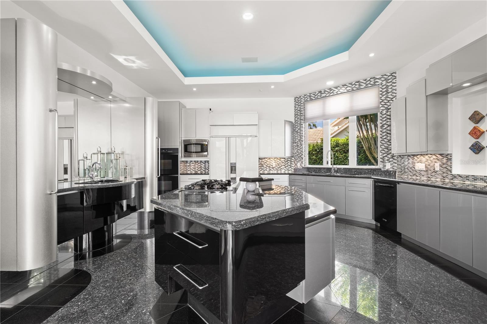 O6315245 Property Photo