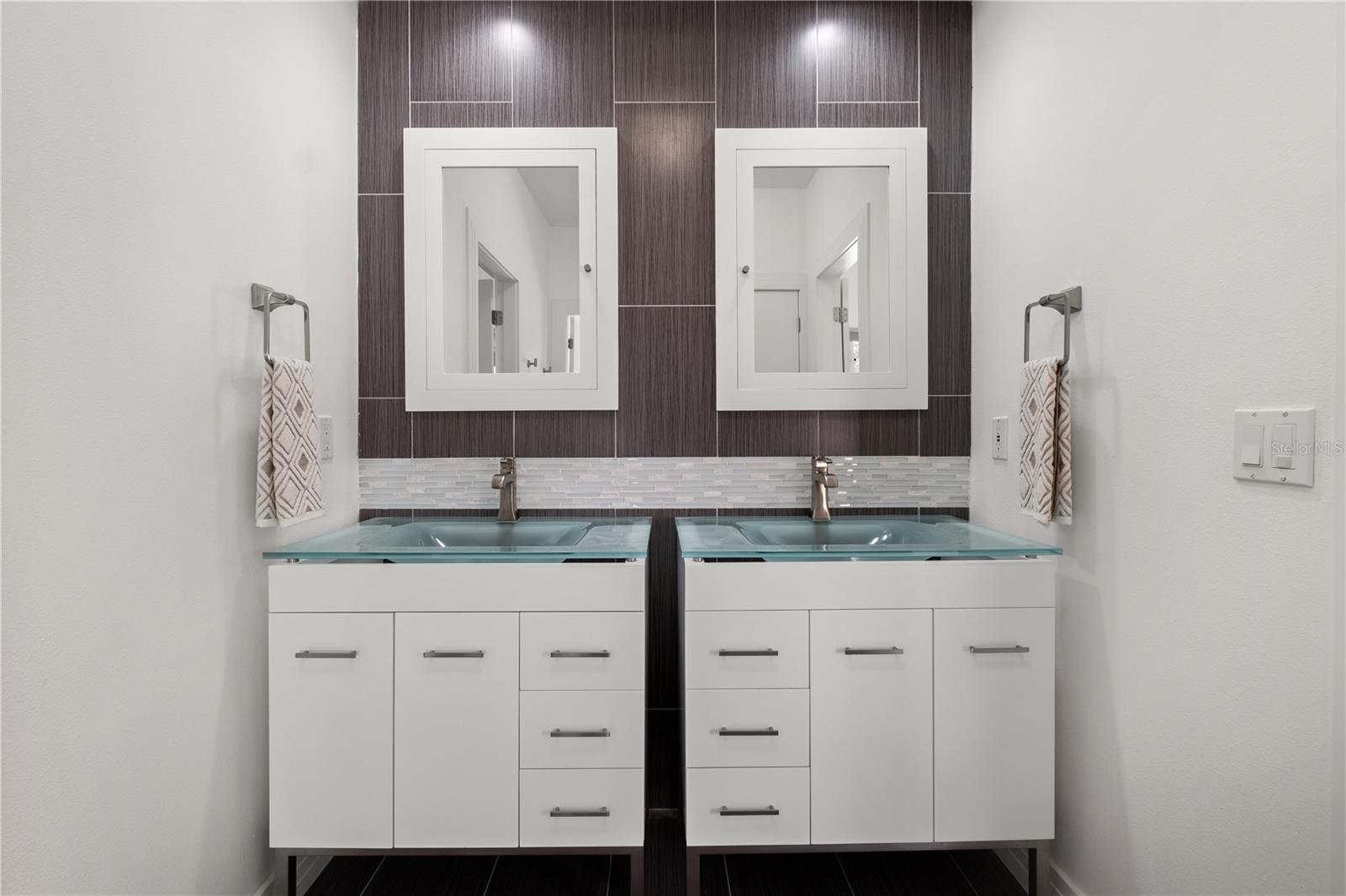 O6315245 Property Photo